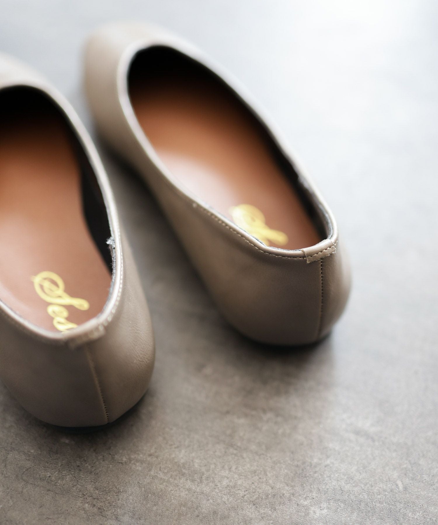 スクエアトゥフラットシューズVカットバブーシュパンプス