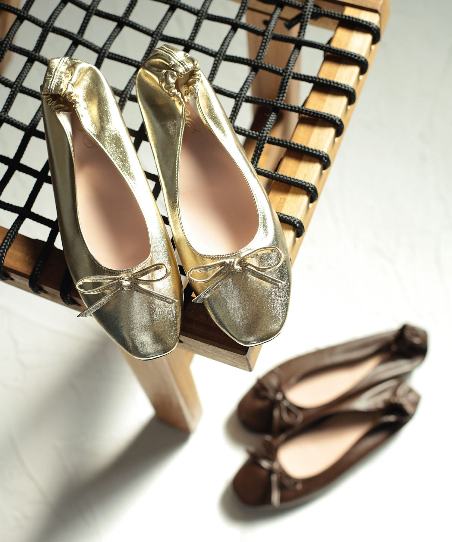 かかとがゴムでバブーシュのように履けるスクエアトゥバレエシューズパンプス▲返品交換不可