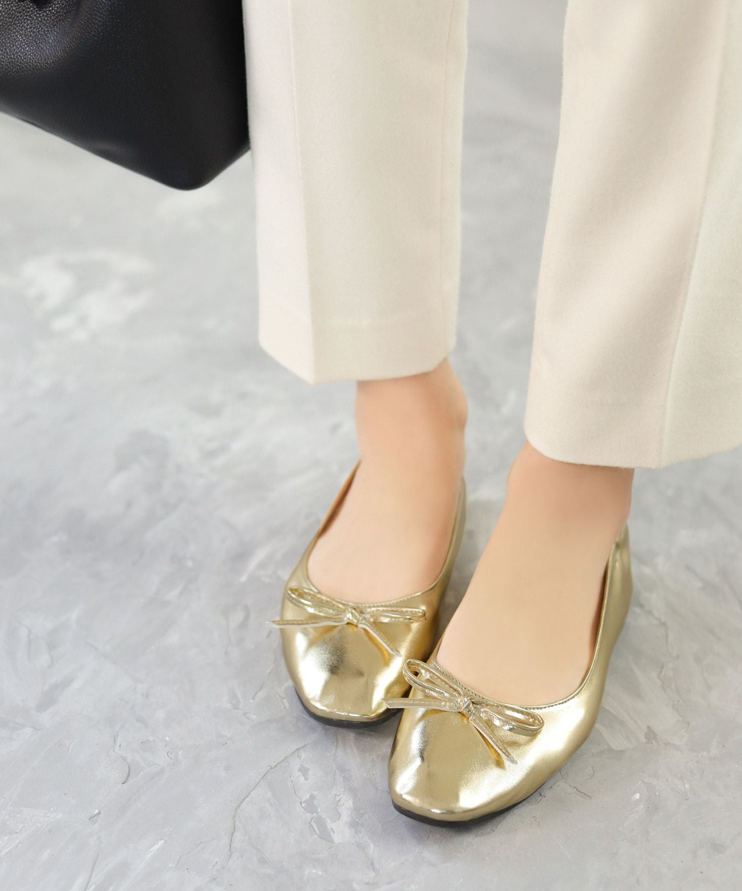 かかとがゴムでバブーシュのように履けるスクエアトゥバレエシューズパンプス▲返品交換不可