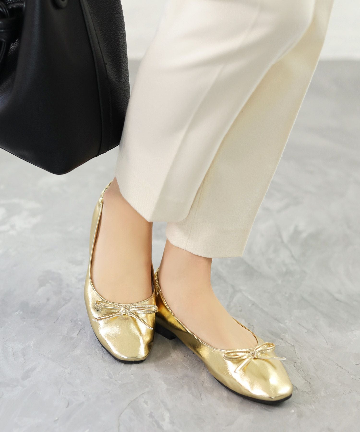 かかとがゴムでバブーシュのように履けるスクエアトゥバレエシューズパンプス▲返品交換不可