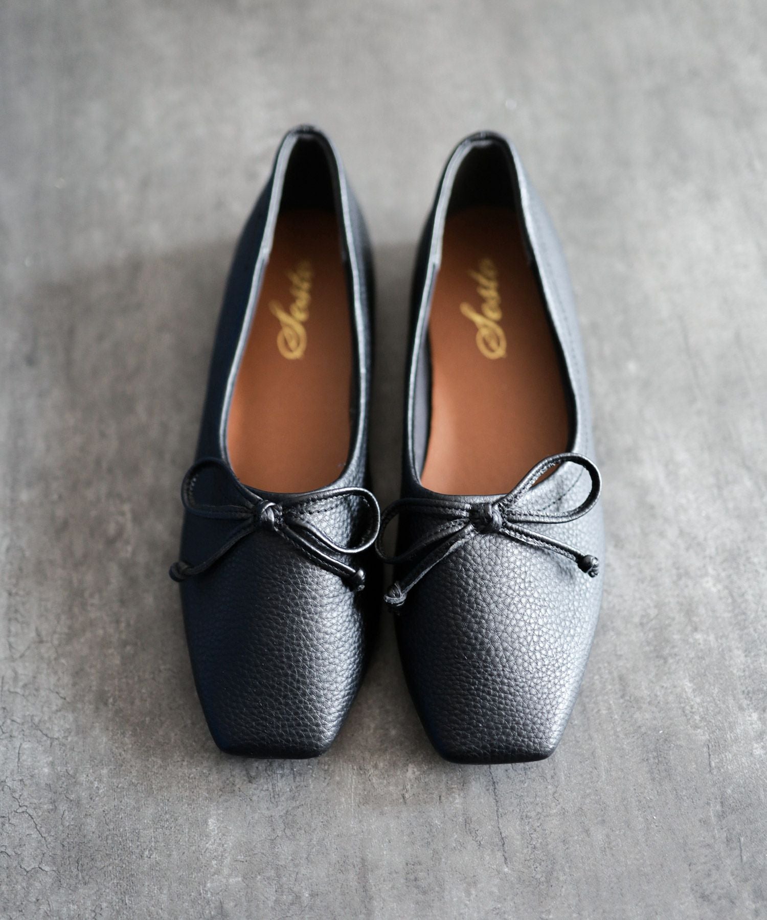 やわらかスムース素材のスクエアトゥ甲深バレエシューズ 一部4月上旬入荷予定