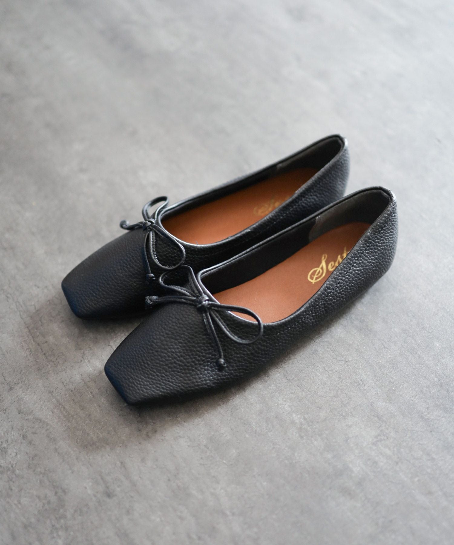 やわらかスムース素材のスクエアトゥ甲深バレエシューズ 一部4月上旬入荷予定