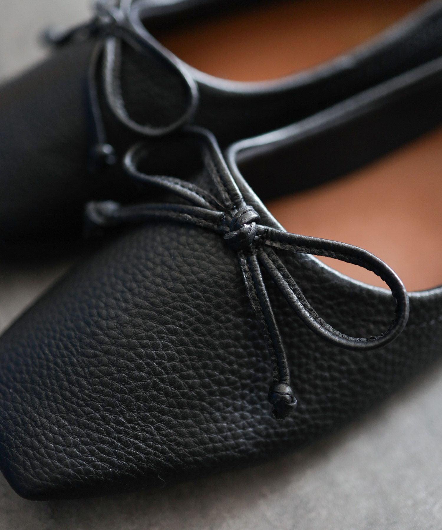 やわらかスムース素材のスクエアトゥ甲深バレエシューズ 一部4月上旬入荷予定