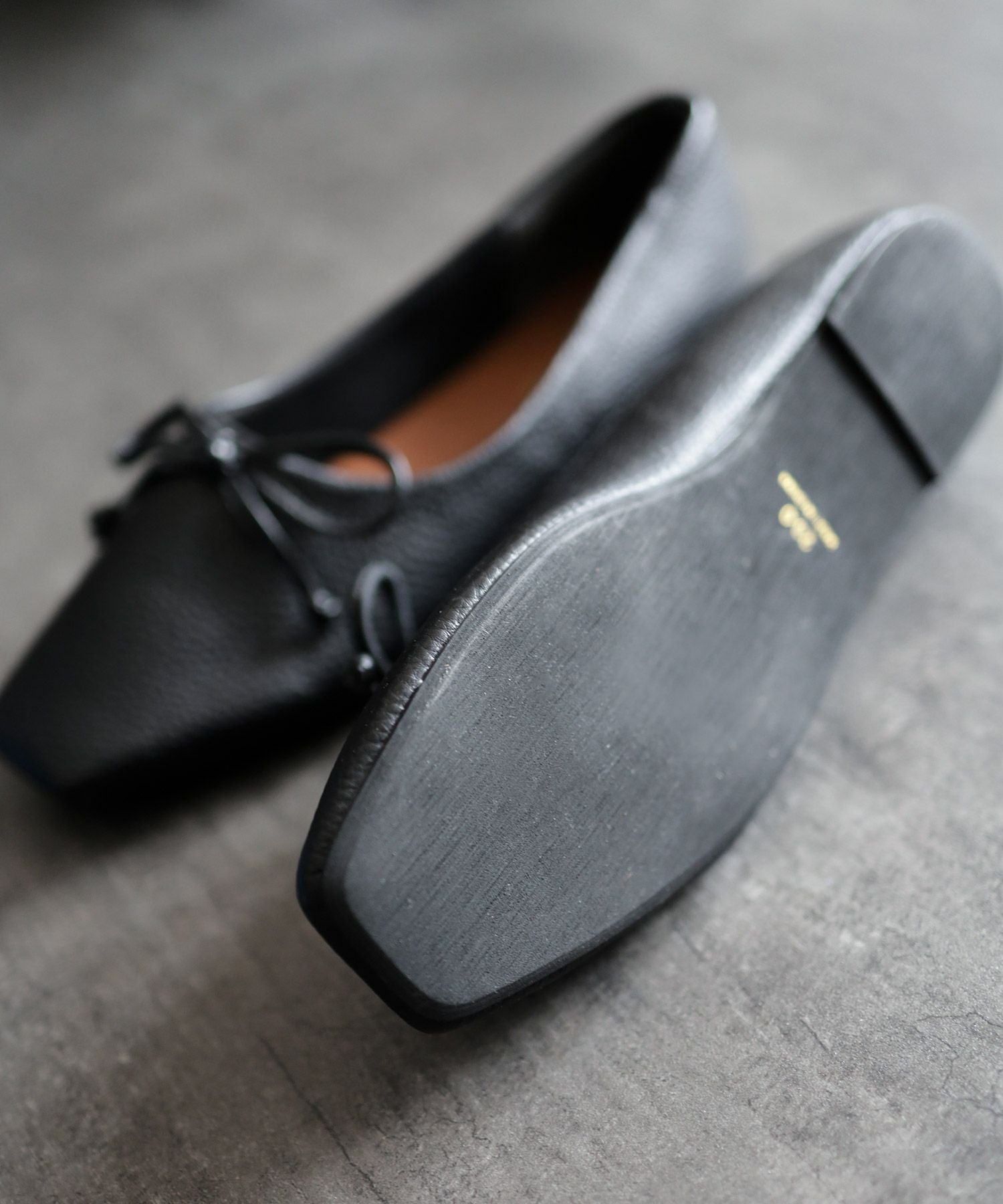 やわらかスムース素材のスクエアトゥ甲深バレエシューズ 一部4月上旬入荷予定