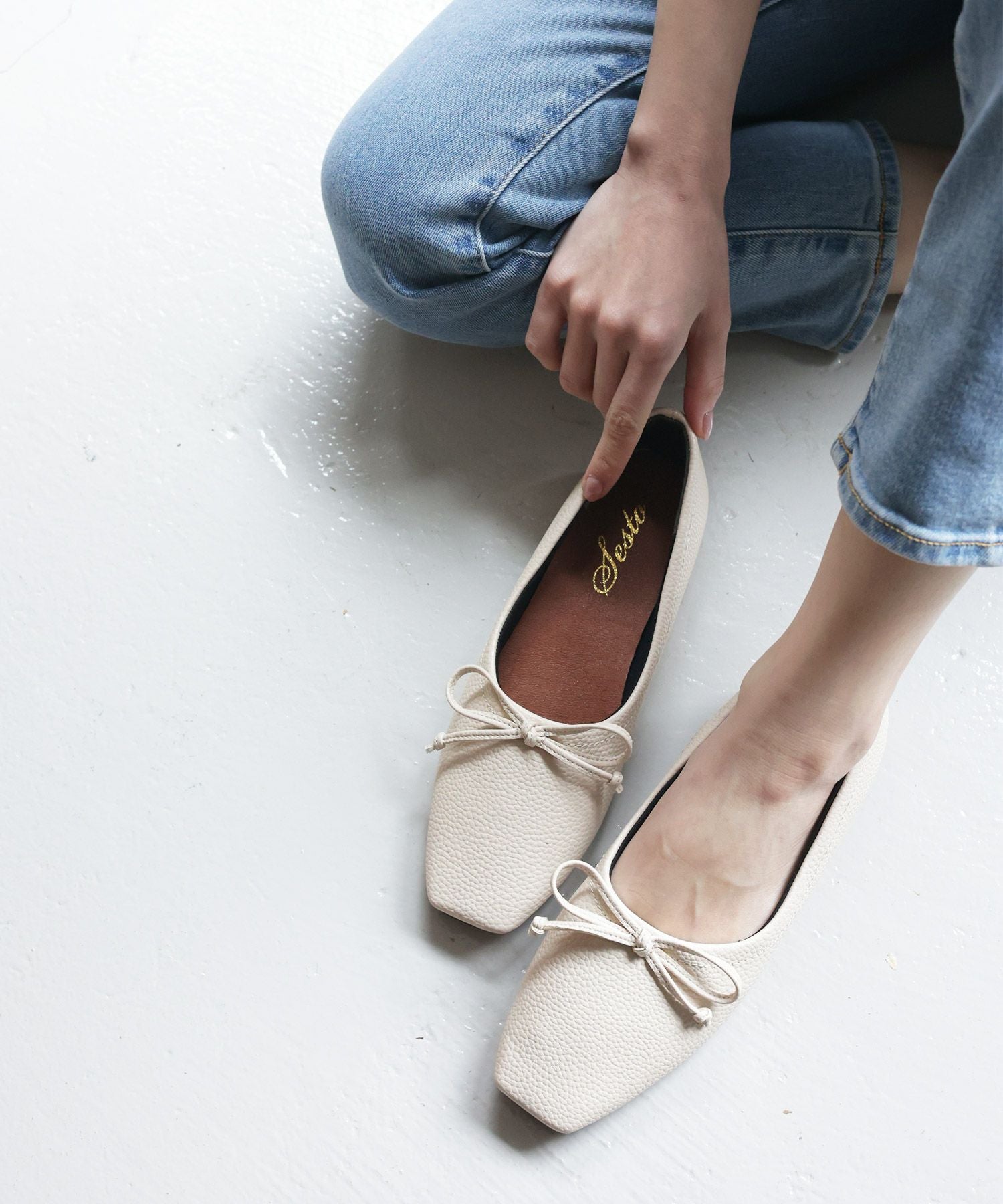 やわらかスムース素材のスクエアトゥ甲深バレエシューズ 一部4月上旬入荷予定