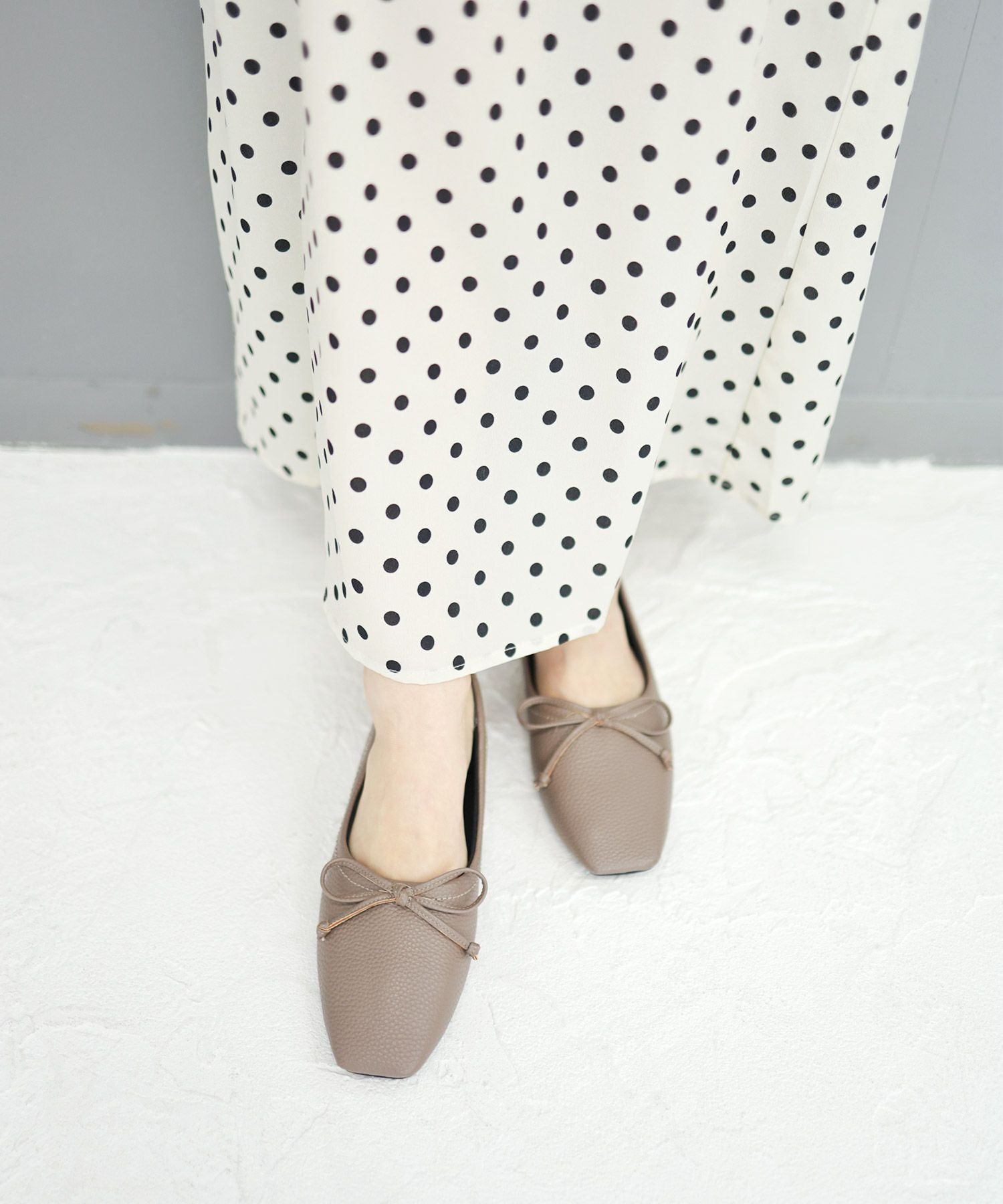 やわらかスムース素材のスクエアトゥ甲深バレエシューズ 一部4月上旬入荷予定