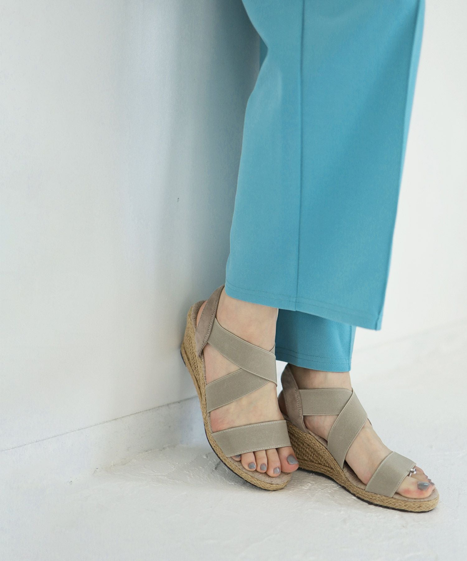 7cmヒールゴムフィットサンダル