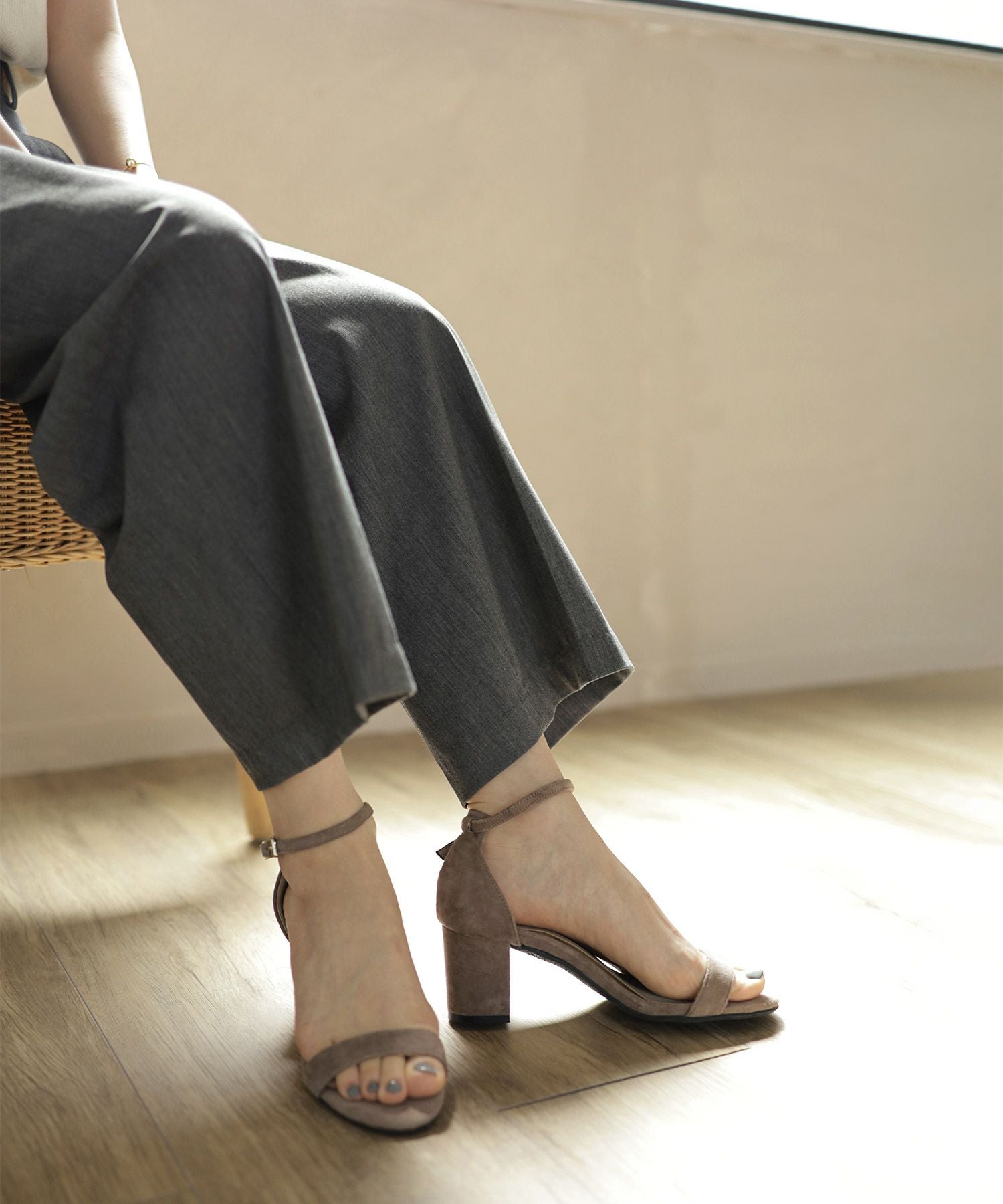 6.5cmチャンキーヒールのワンストラップサンダル/ふわふわクッションインソールと屈曲するアウトソールで機能性バツグン 一部3月末頃入荷予定