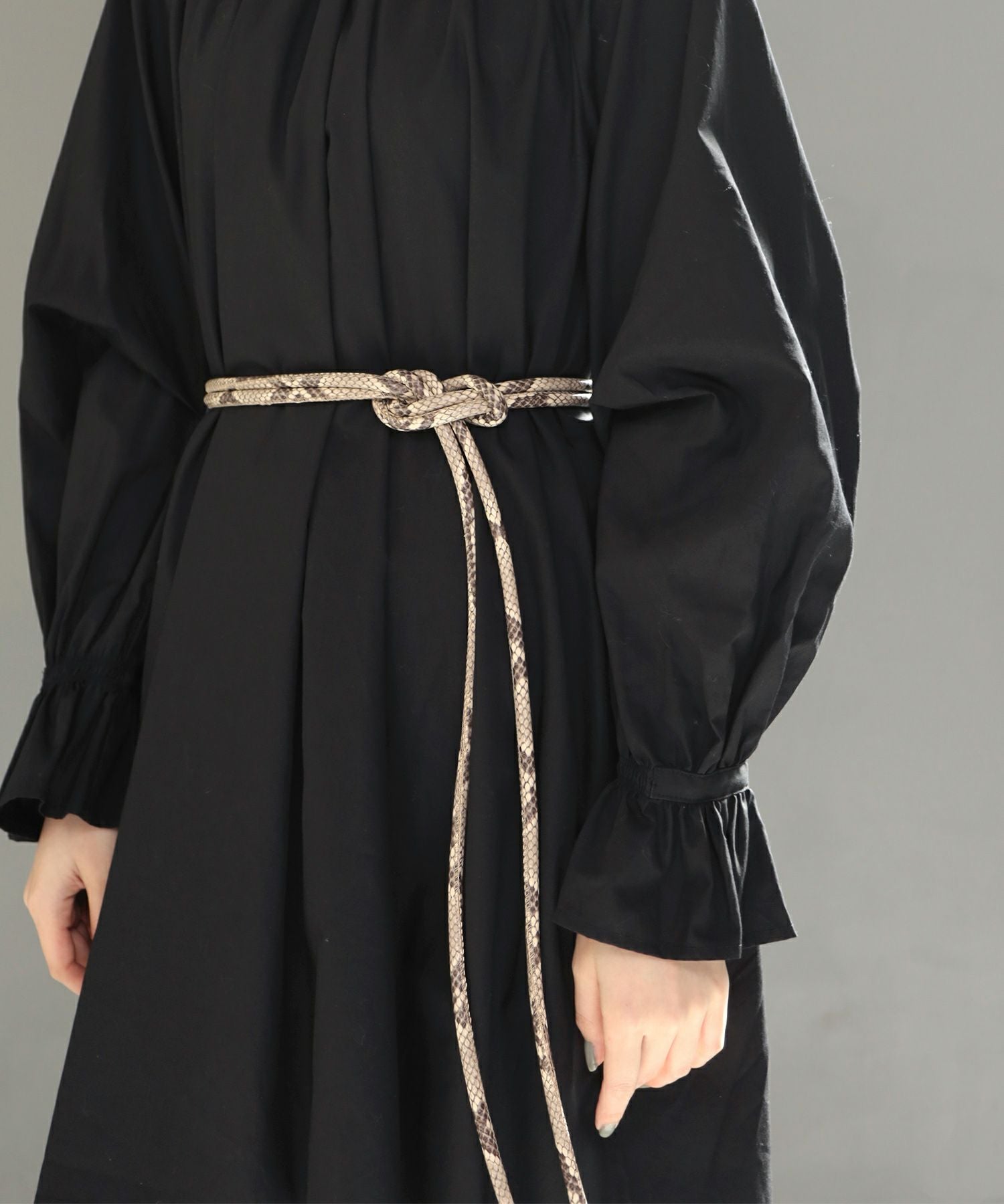 レザー調丸紐のロープノットベルト【3点までゆうパケット可】