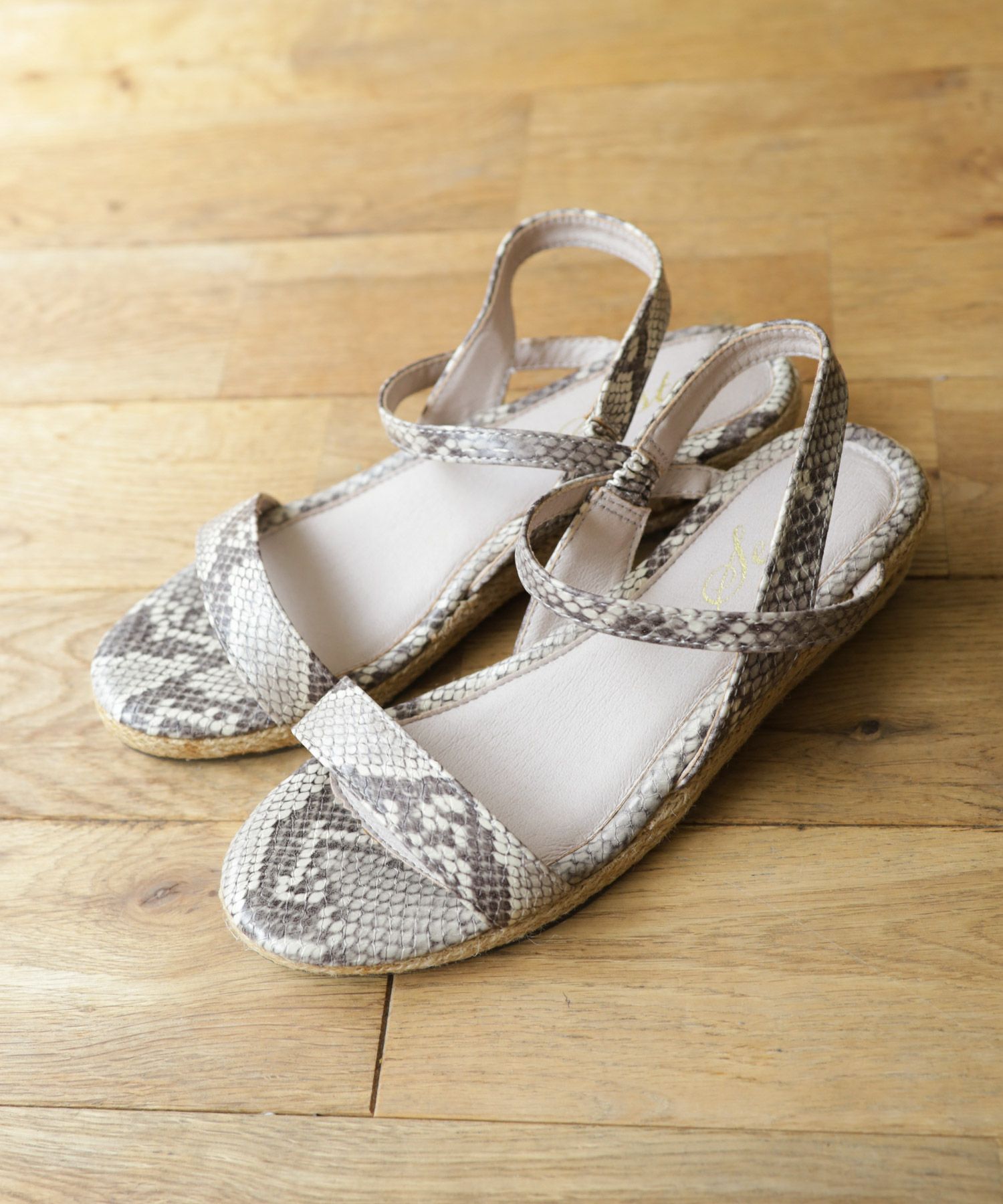 ローヒールウエッジソールサンダル/リラックスサンダル