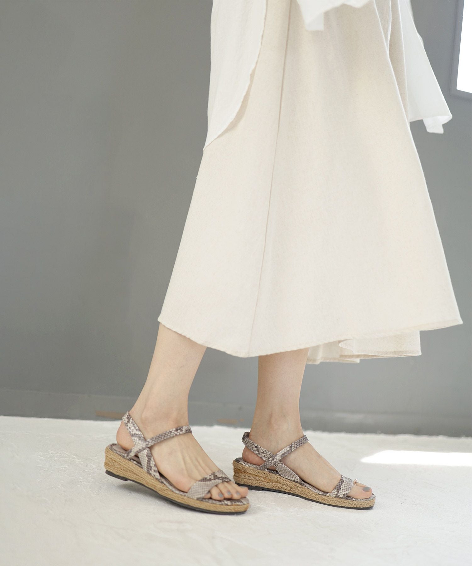 ローヒールウエッジソールサンダル/リラックスサンダル