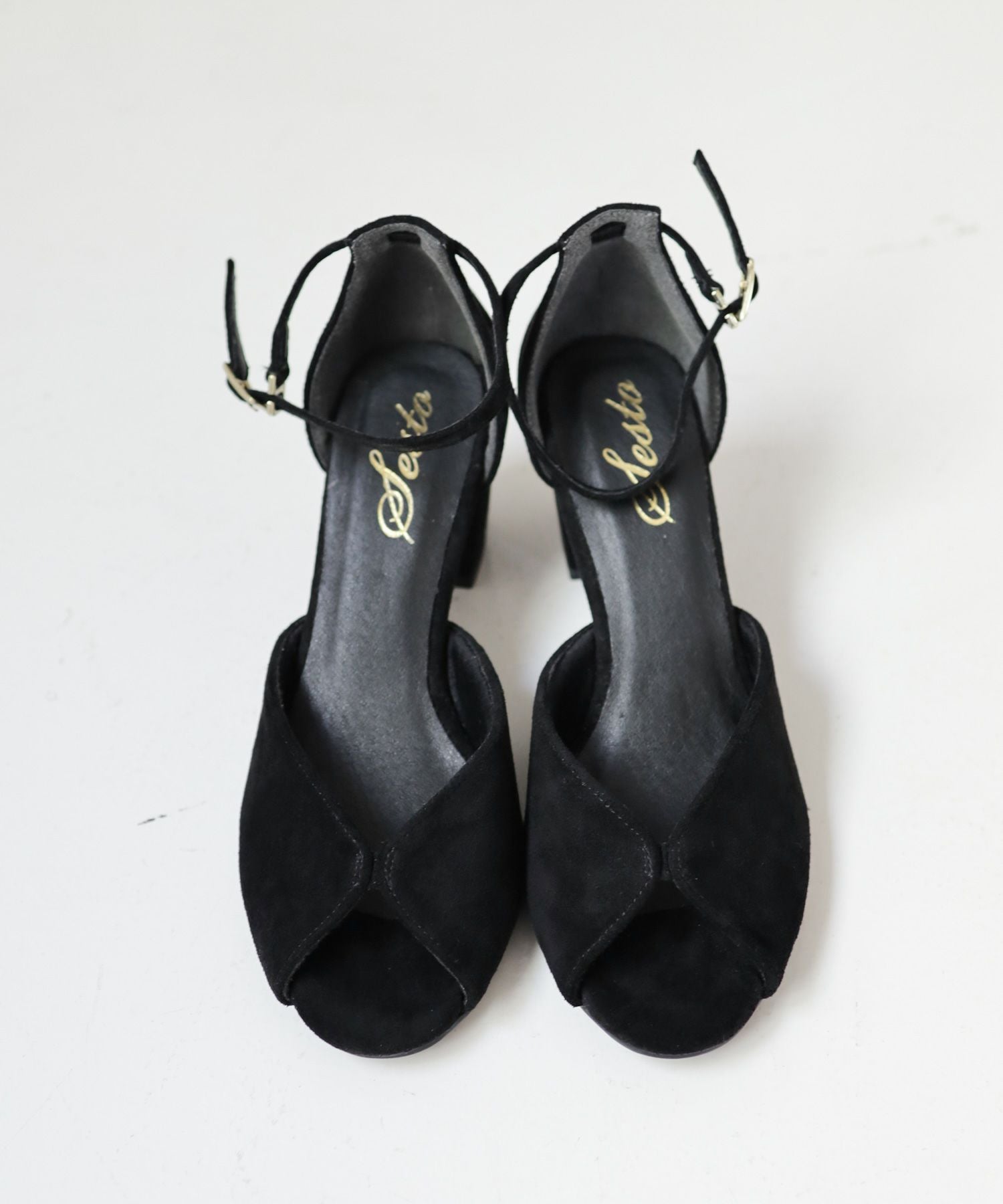 バタフライデザインの6.5cmチャンキーヒールストラップサンダル 一部3月末頃入荷予定