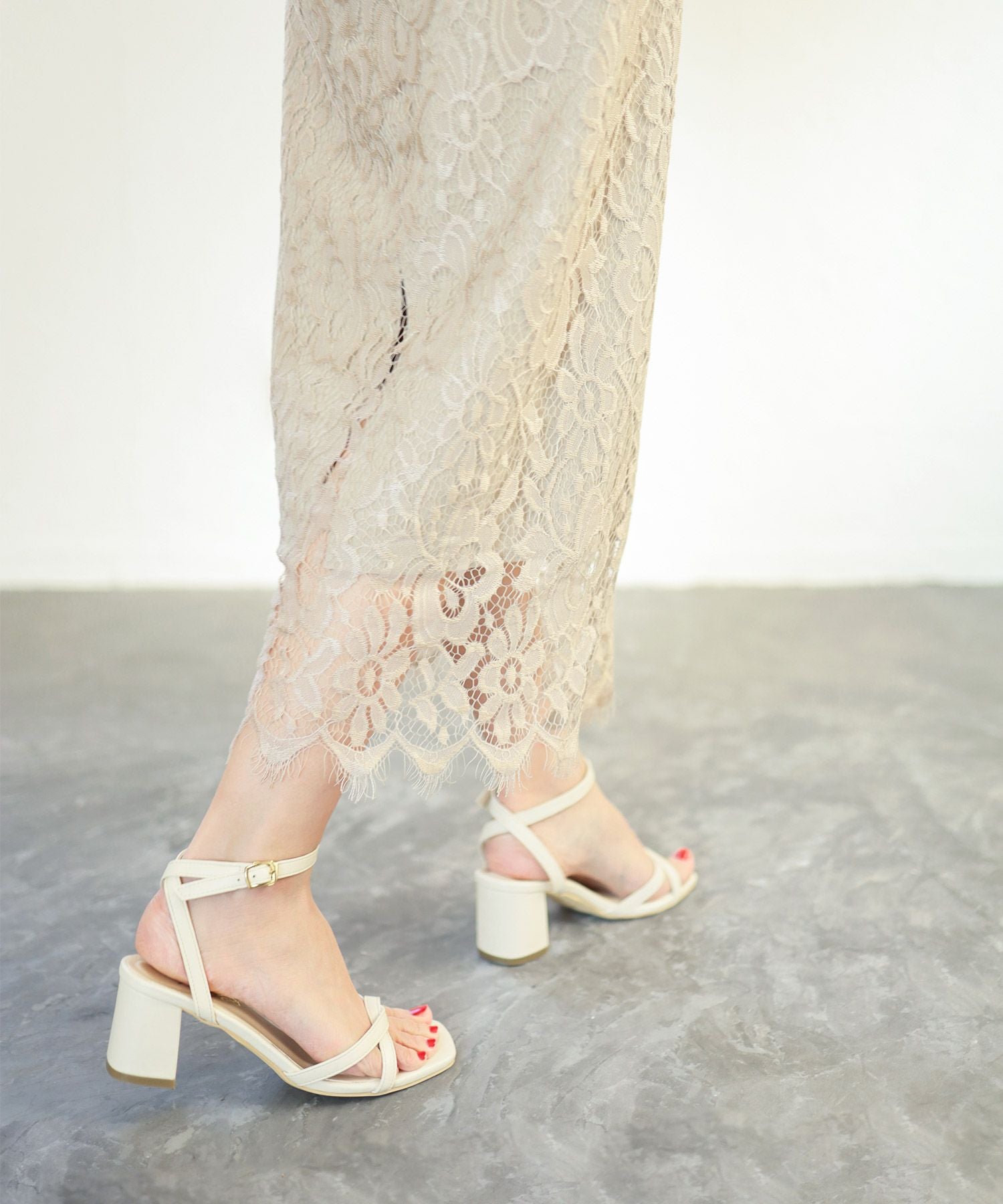 ツイストストラップベアサンダル