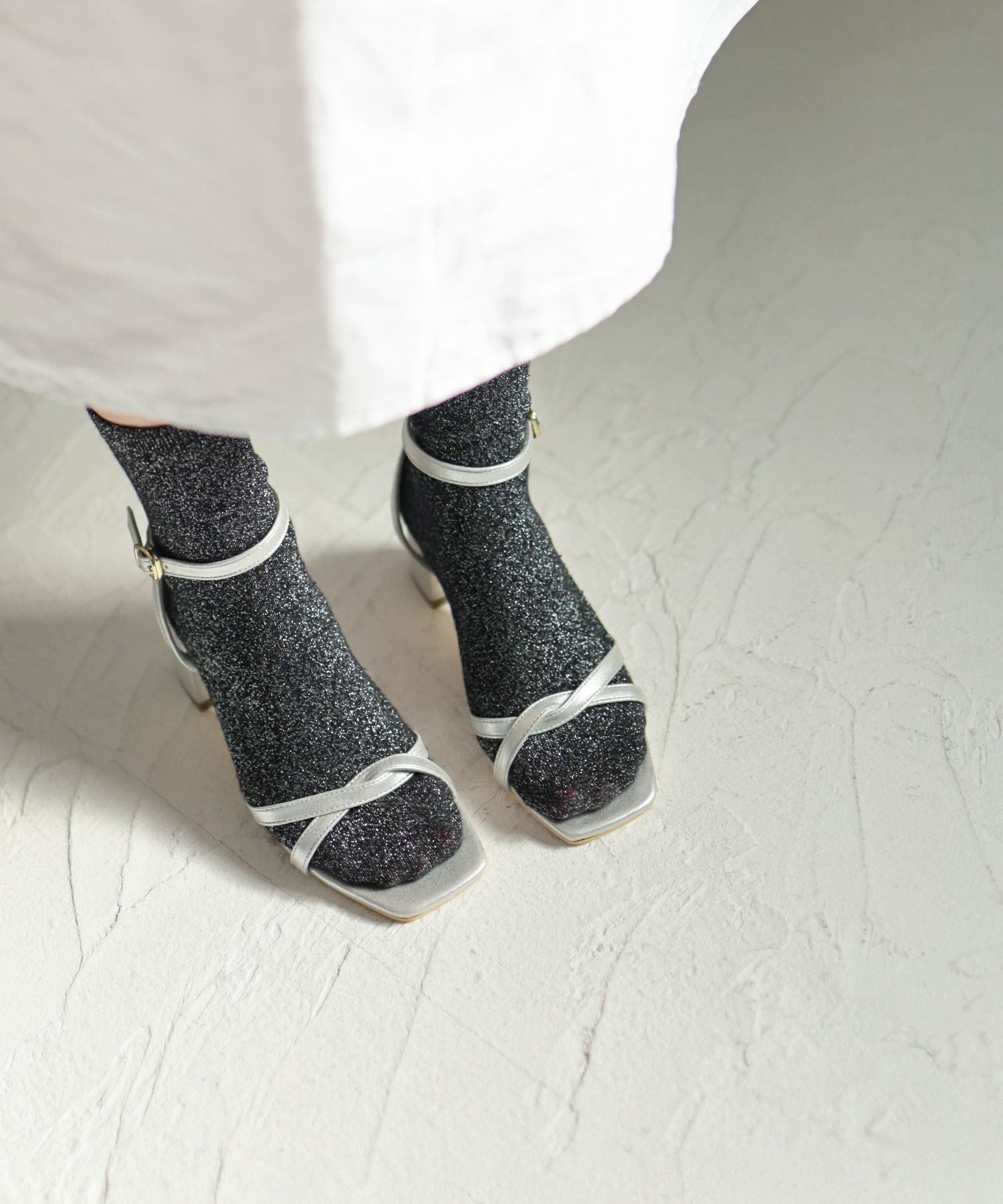 ツイストストラップベアサンダル