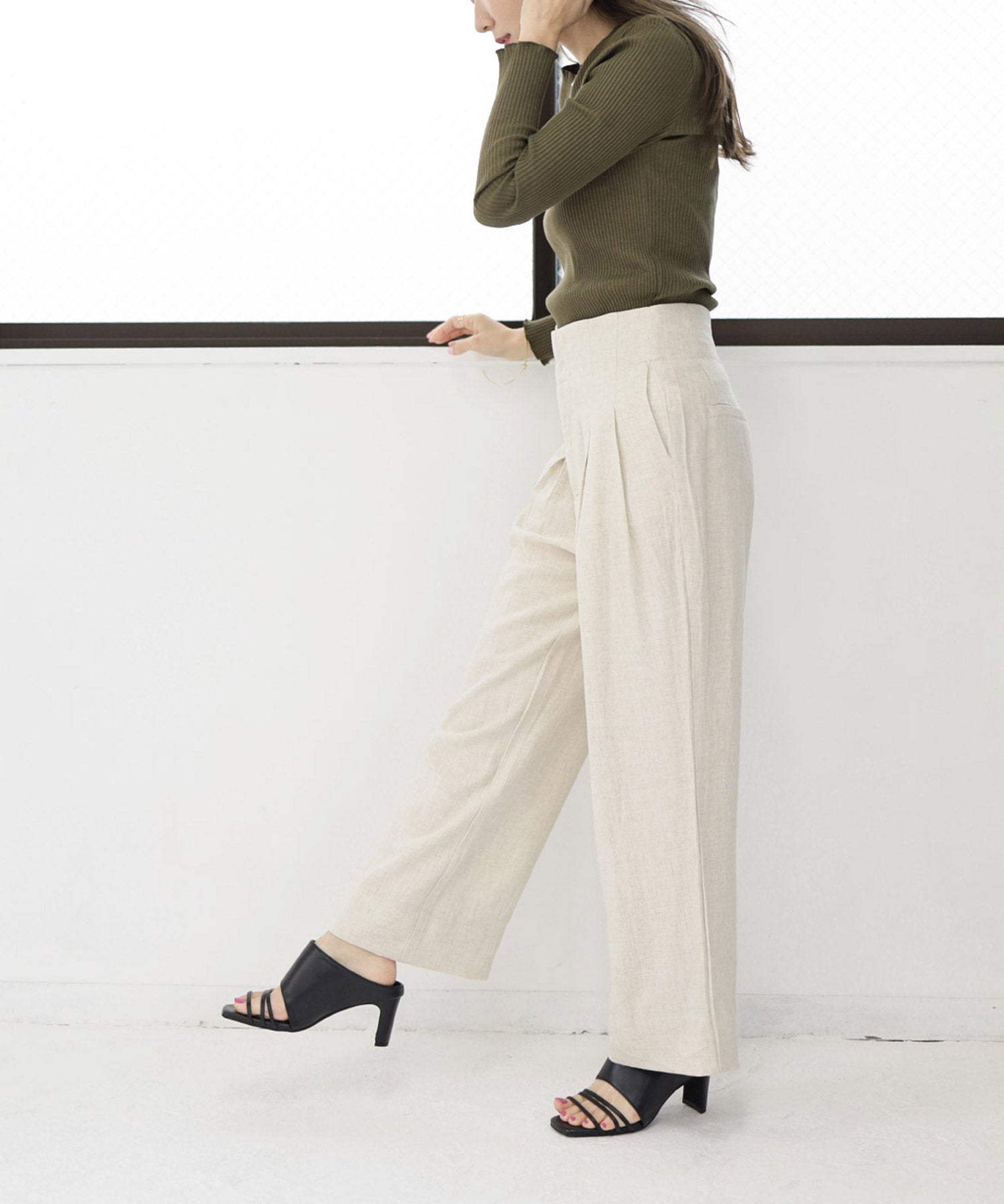 スクエアトゥメニーストラップミュールサンダル