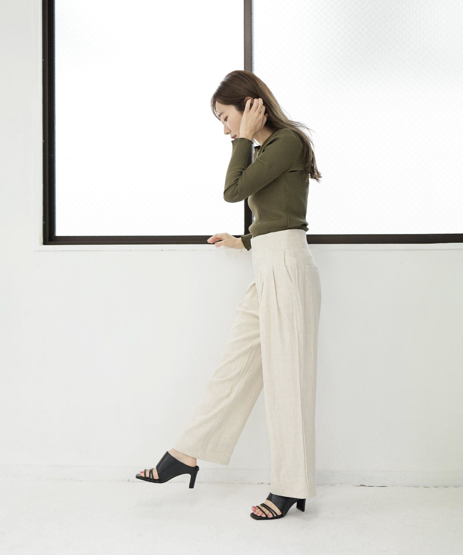 スクエアトゥメニーストラップミュールサンダル 一部3月末頃入荷予定