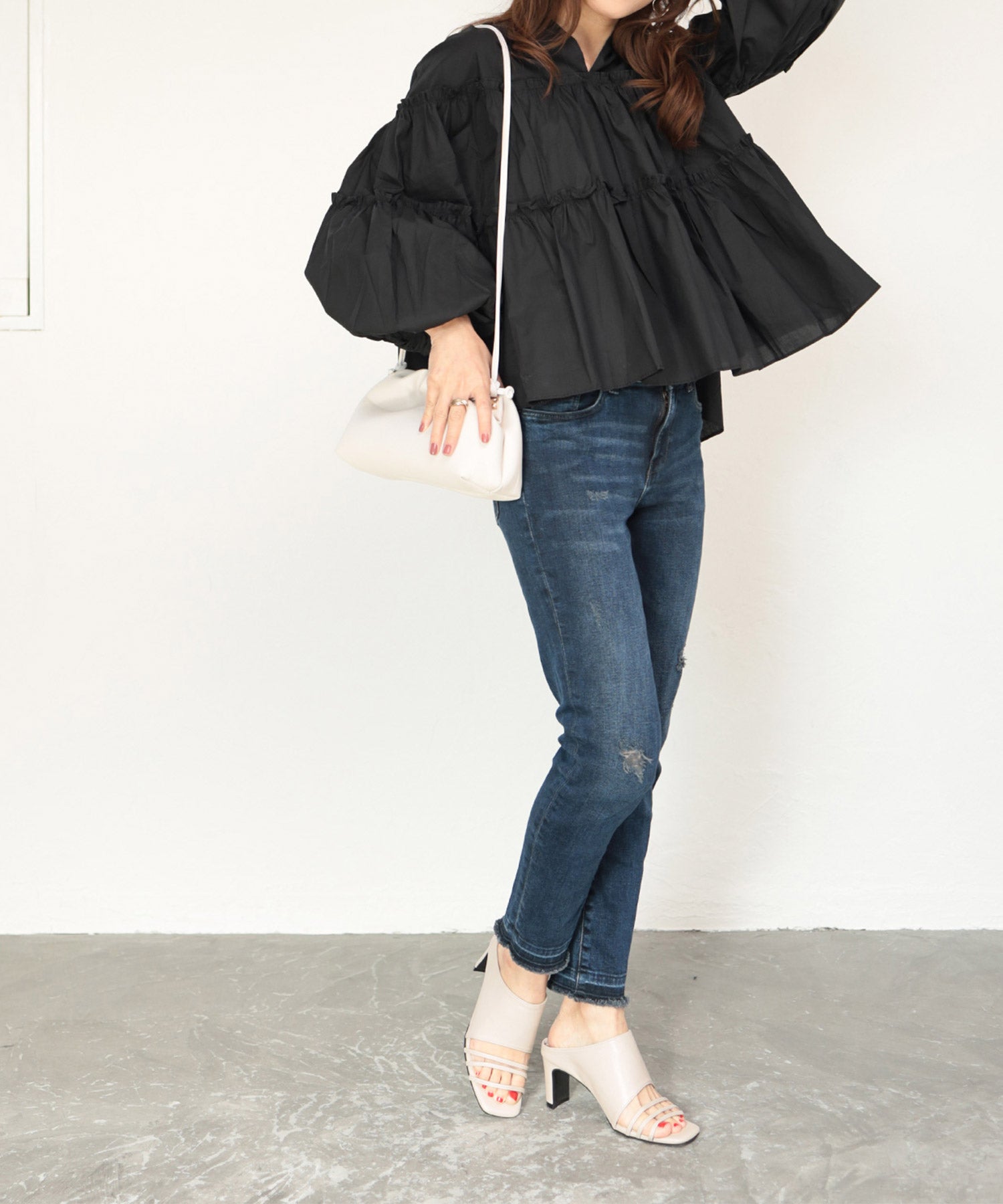 スクエアトゥメニーストラップミュールサンダル