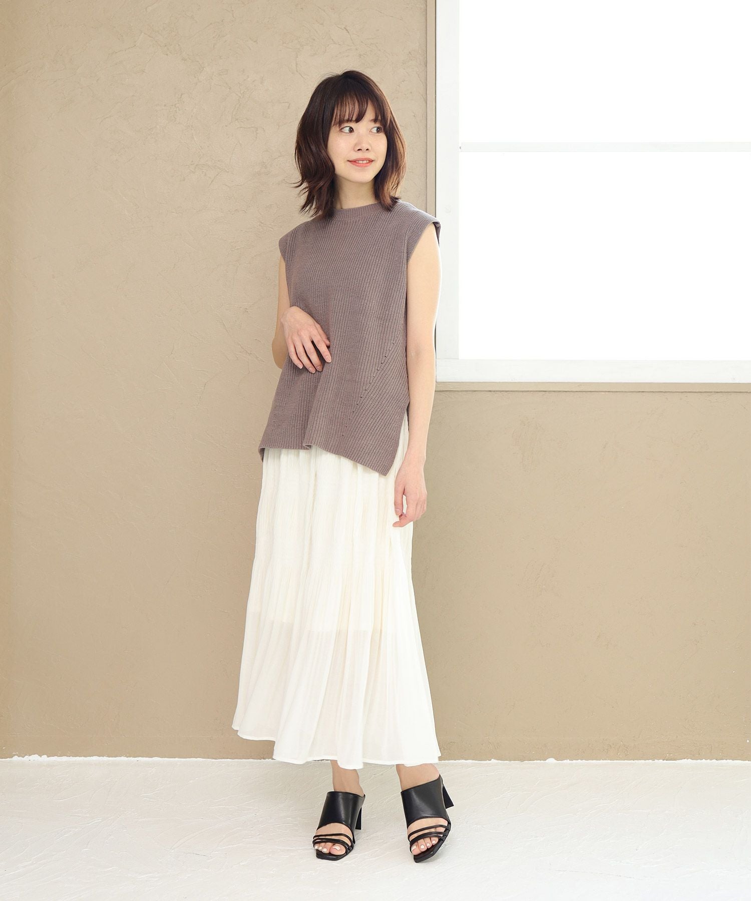 スクエアトゥメニーストラップミュールサンダル 一部3月末頃入荷予定