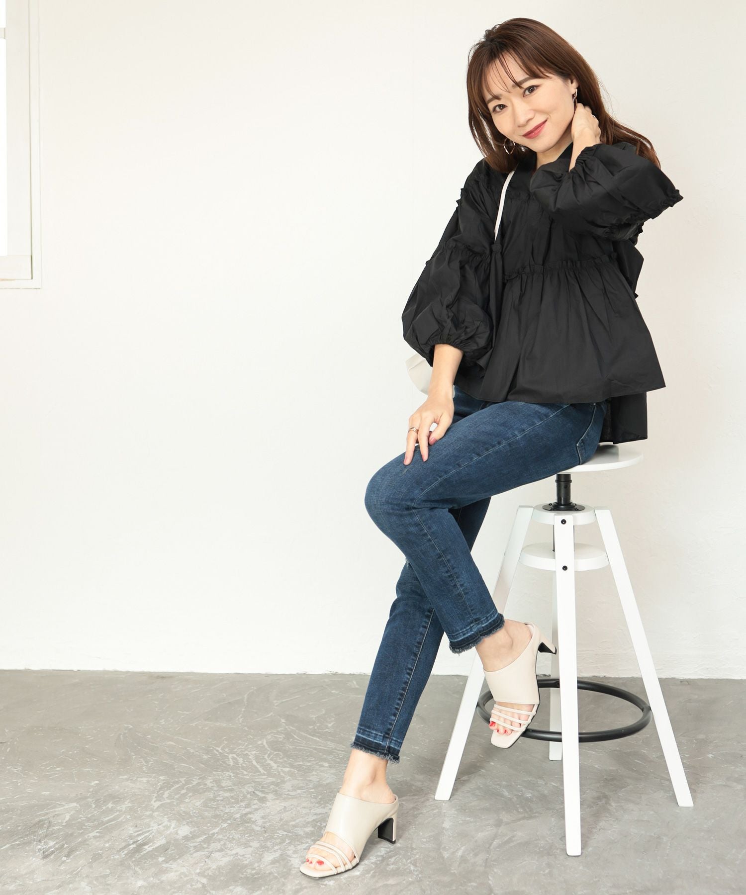 スクエアトゥメニーストラップミュールサンダル 一部3月末頃入荷予定