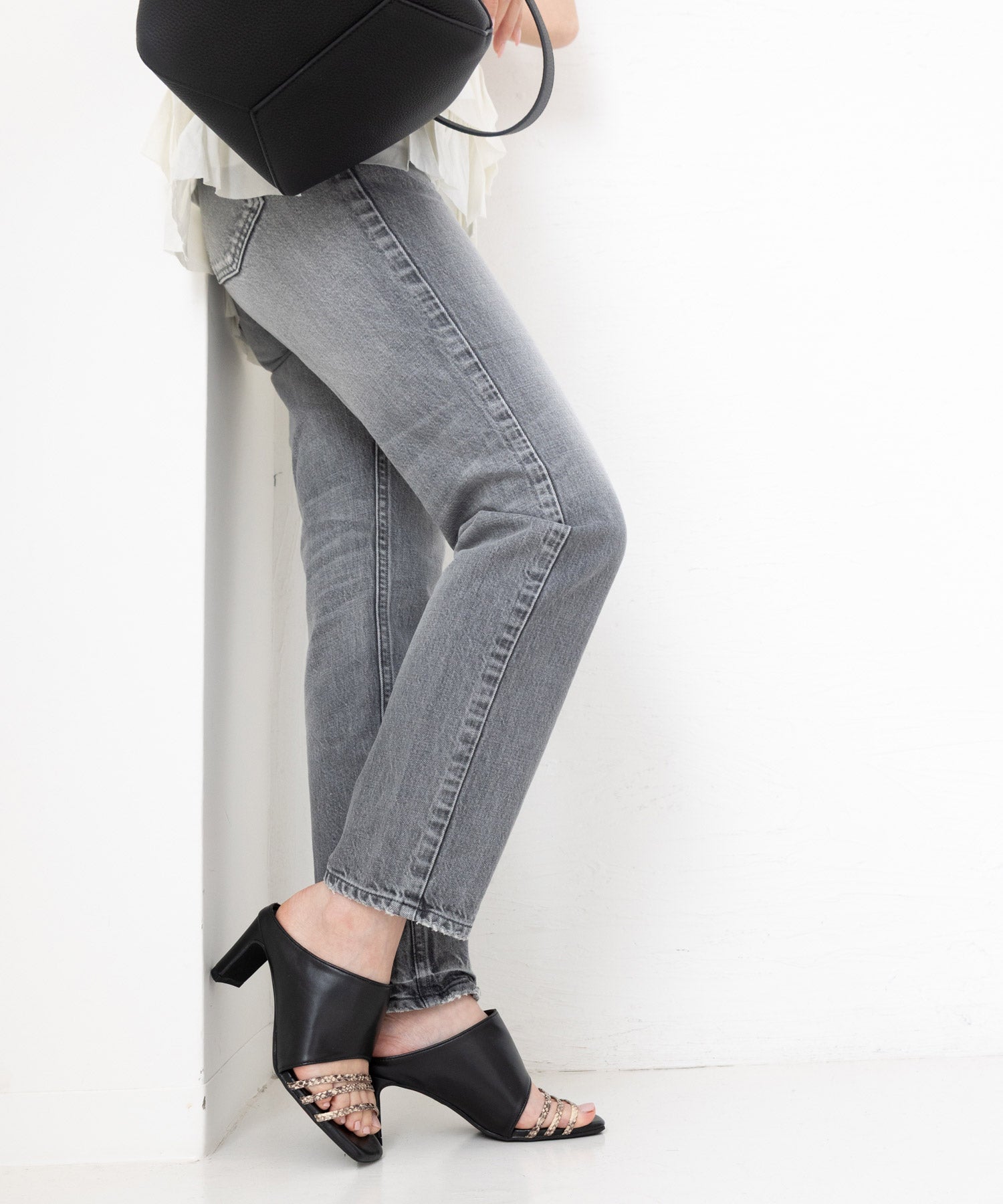 スクエアトゥメニーストラップミュールサンダル