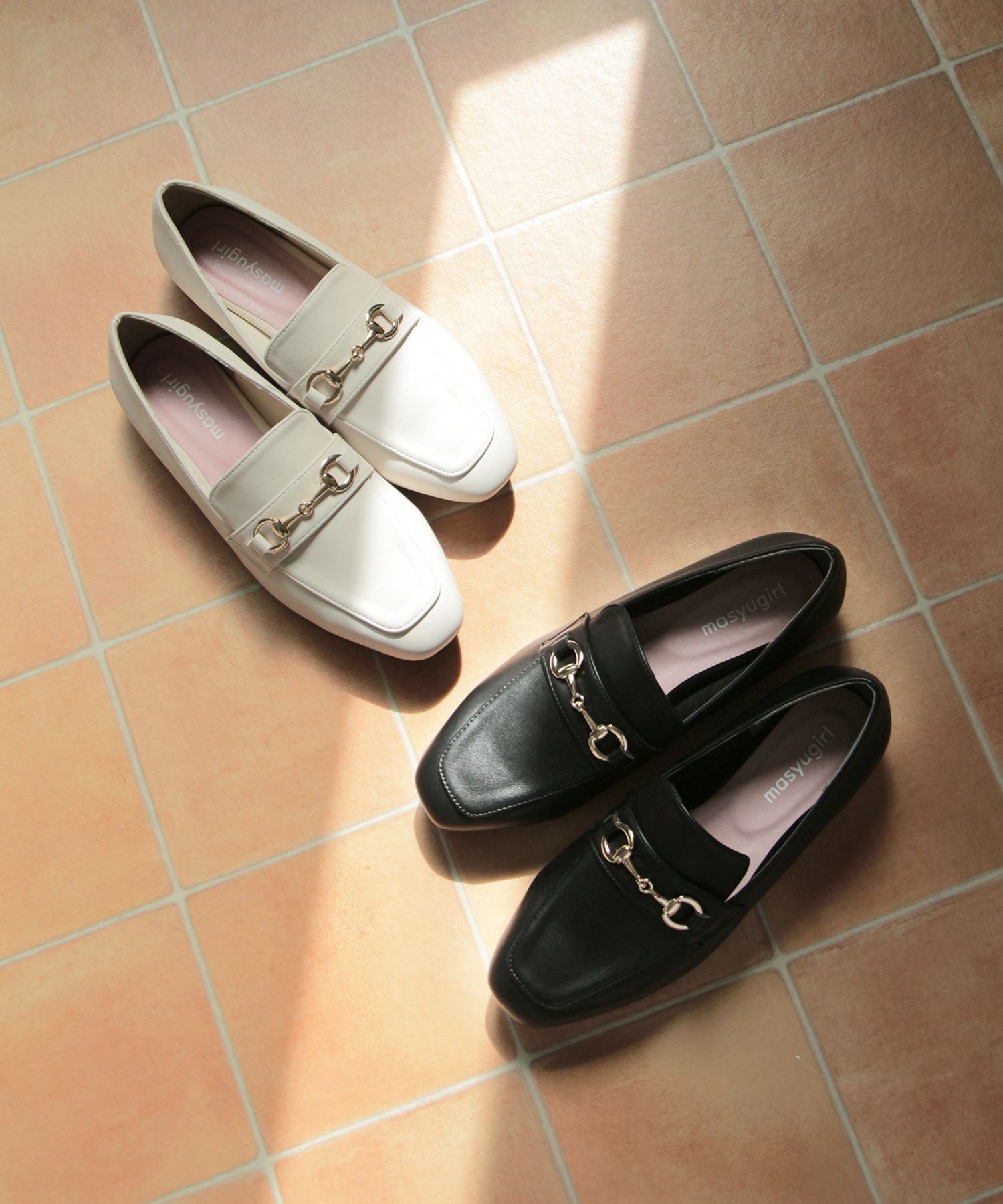 【4E幅広・大きいサイズ】スクエアトゥビット付きローファー ▲返品不可