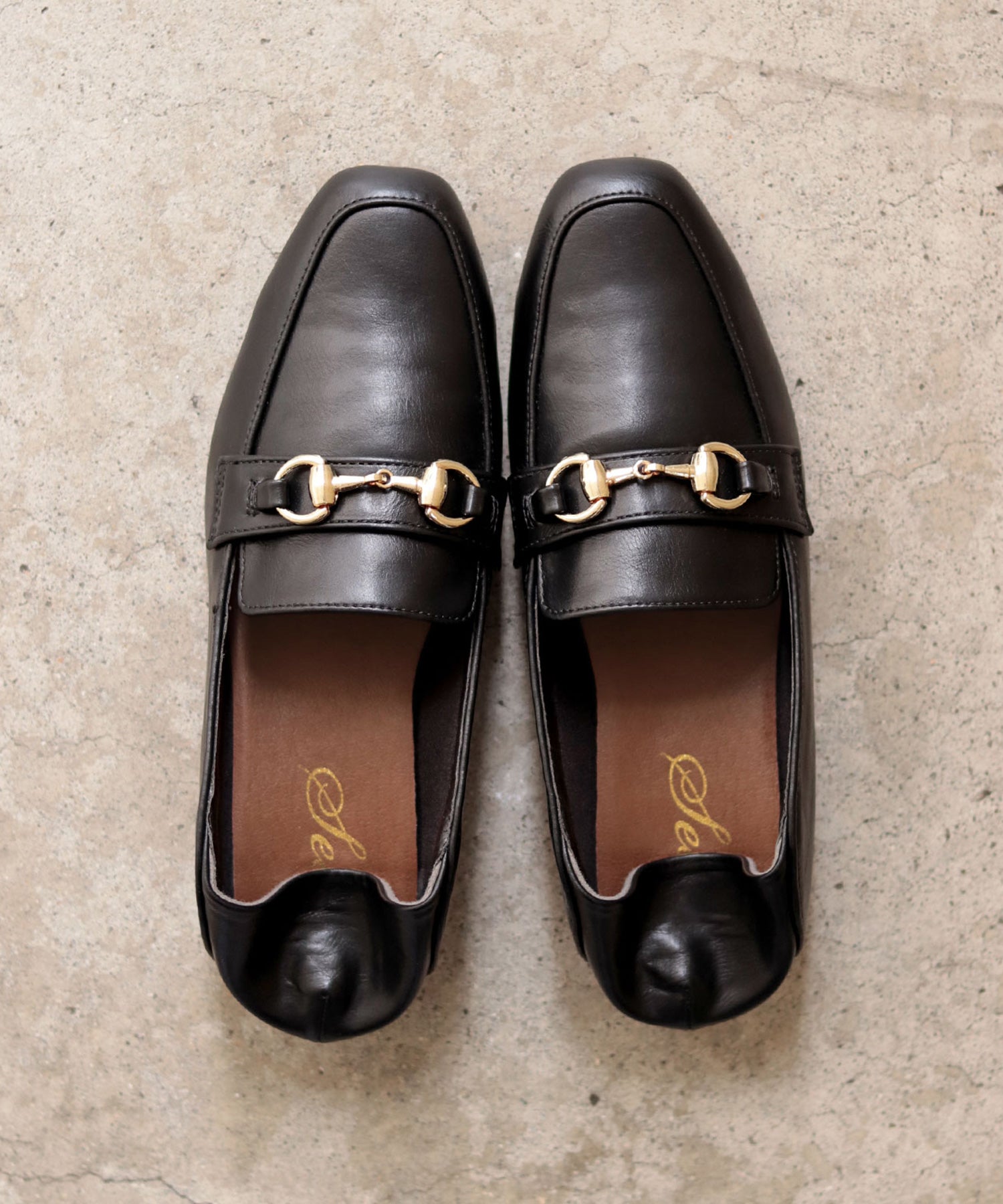 かかとが踏めてバブーシュにもなる！ウッドヒールのスクエアトゥトラッドローファーパンプス