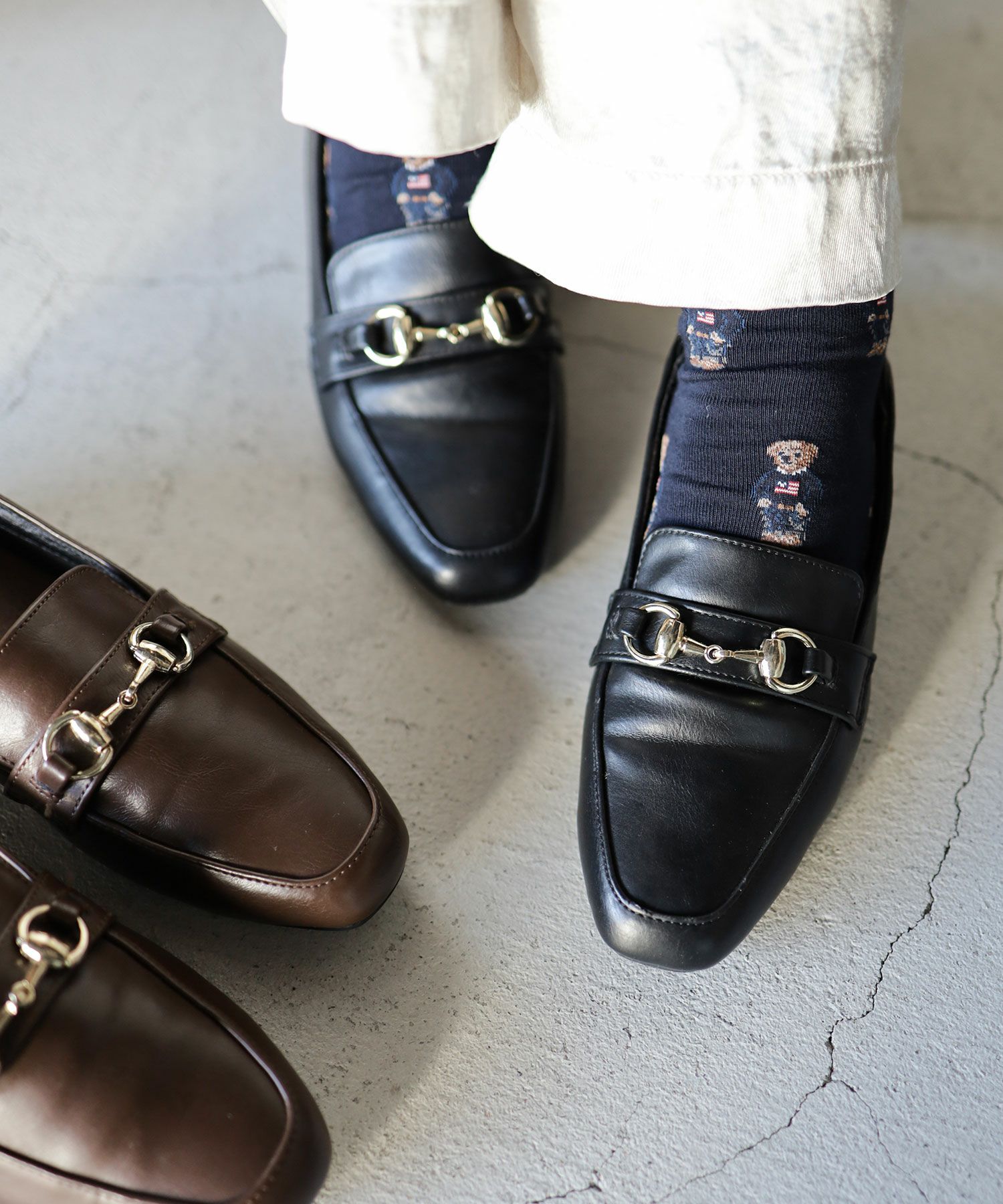 かかとが踏めてバブーシュにもなる!ウッドヒールのスクエアトゥトラッドローファーパンプス 一部2月中旬入荷予定