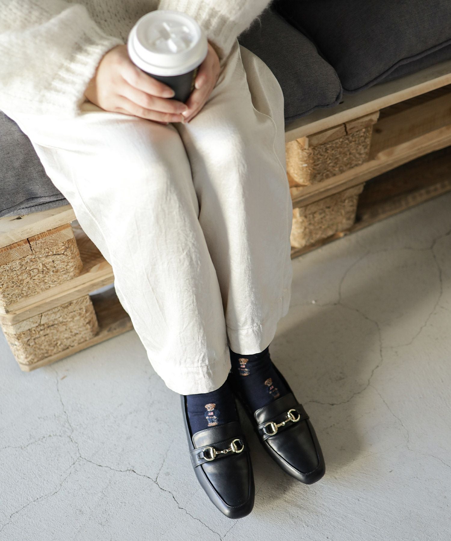 かかとが踏めてバブーシュにもなる!ウッドヒールのスクエアトゥトラッドローファーパンプス 一部2月中旬入荷予定