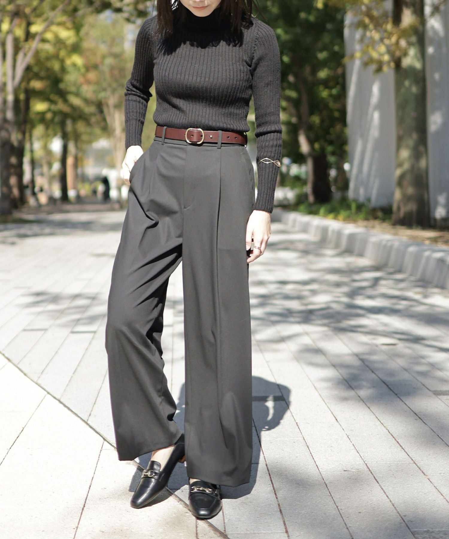 かかとが踏めてバブーシュにもなる!ウッドヒールのスクエアトゥトラッドローファーパンプス 一部2月中旬入荷予定