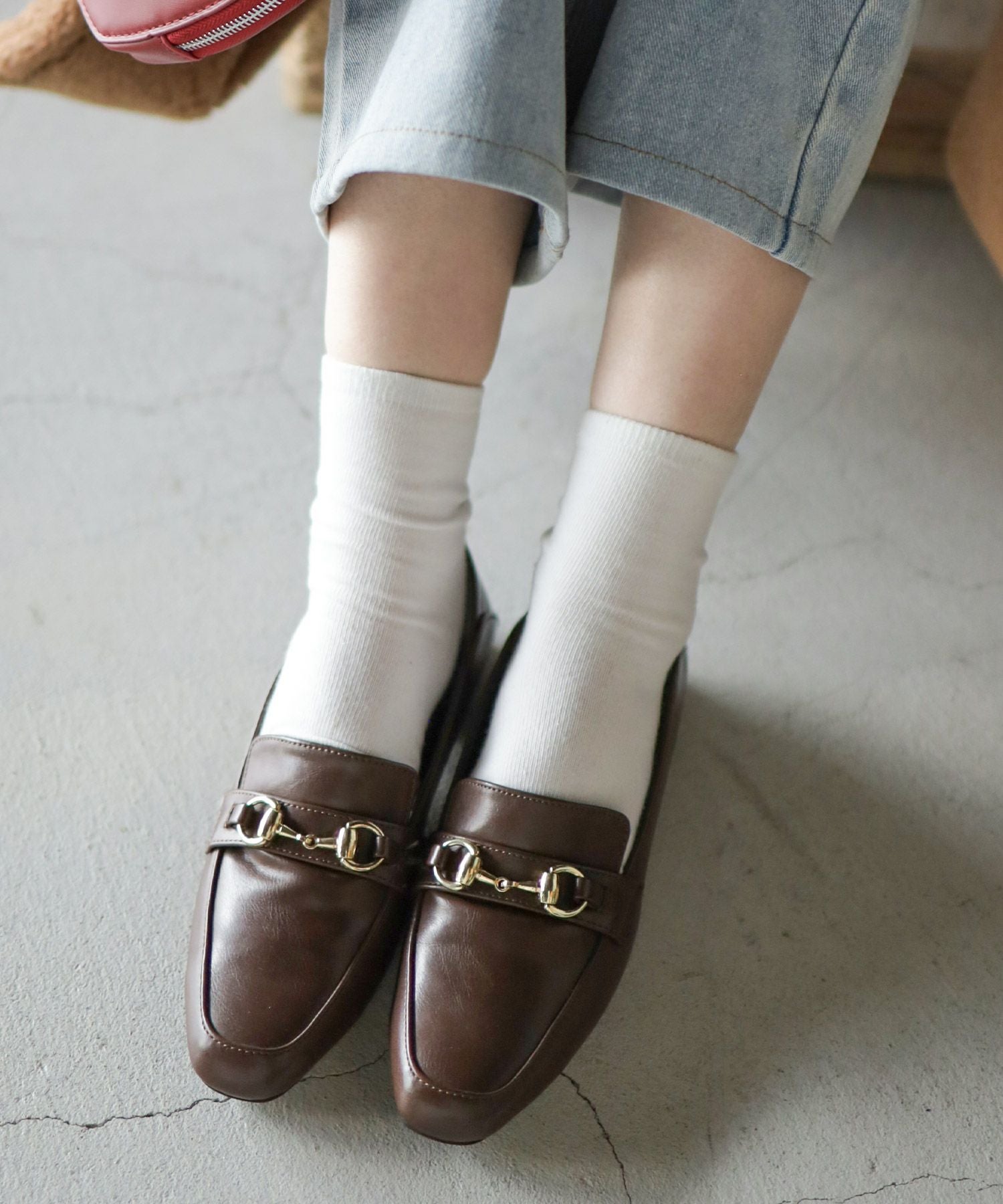 かかとが踏めてバブーシュにもなる！ウッドヒールのスクエアトゥトラッドローファーパンプス 一部2月中旬入荷予定