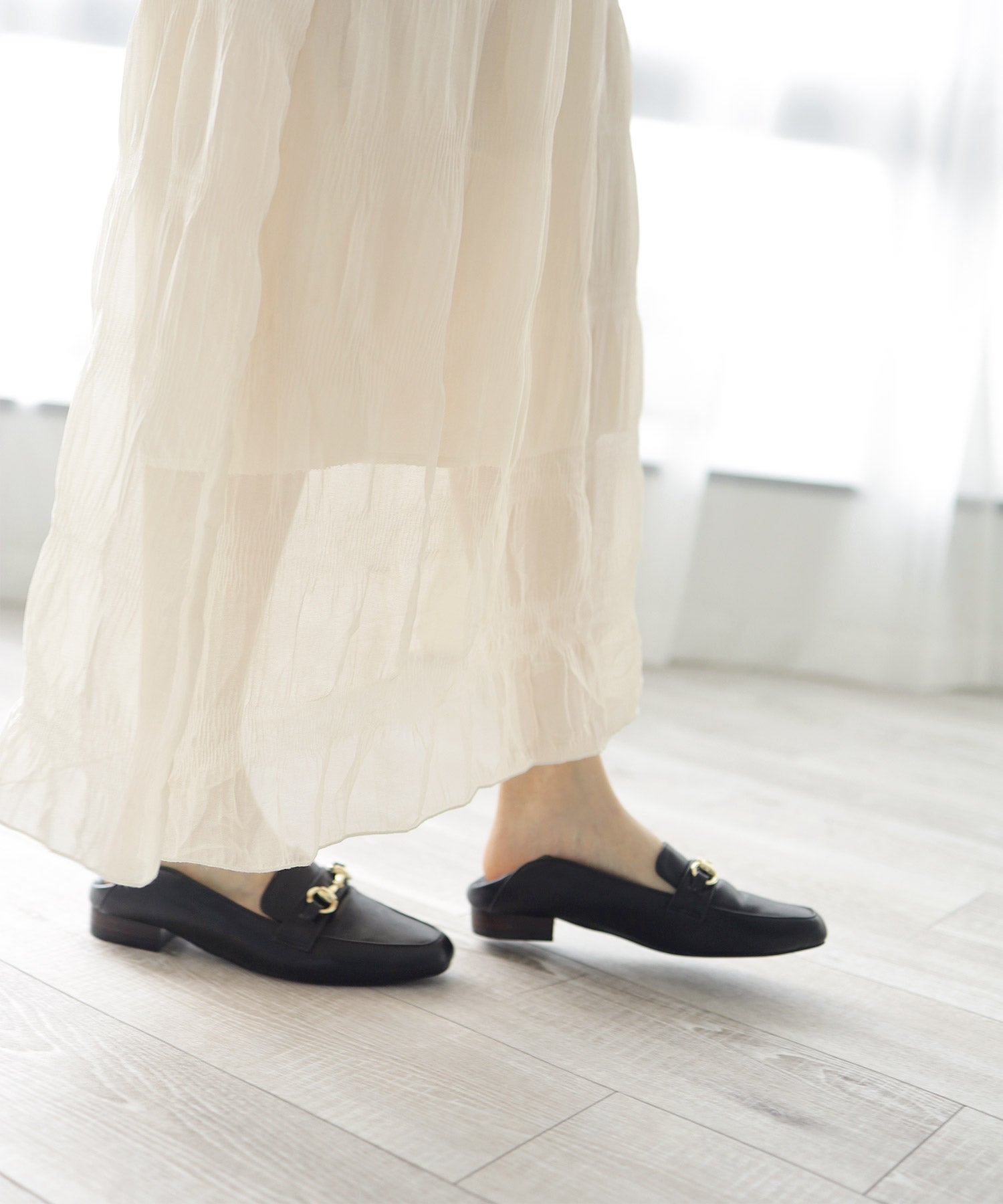 かかとが踏めてバブーシュにもなる!ウッドヒールのスクエアトゥトラッドローファーパンプス 一部5月中旬入荷予定