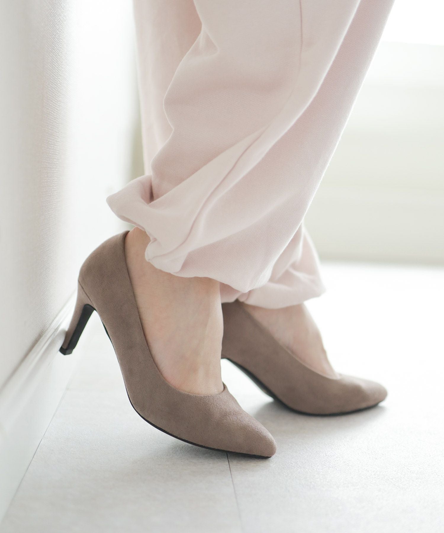 削れないかかとゴム&高機能クッションの美脚ヒールパンプス 一部3月末頃入荷予定