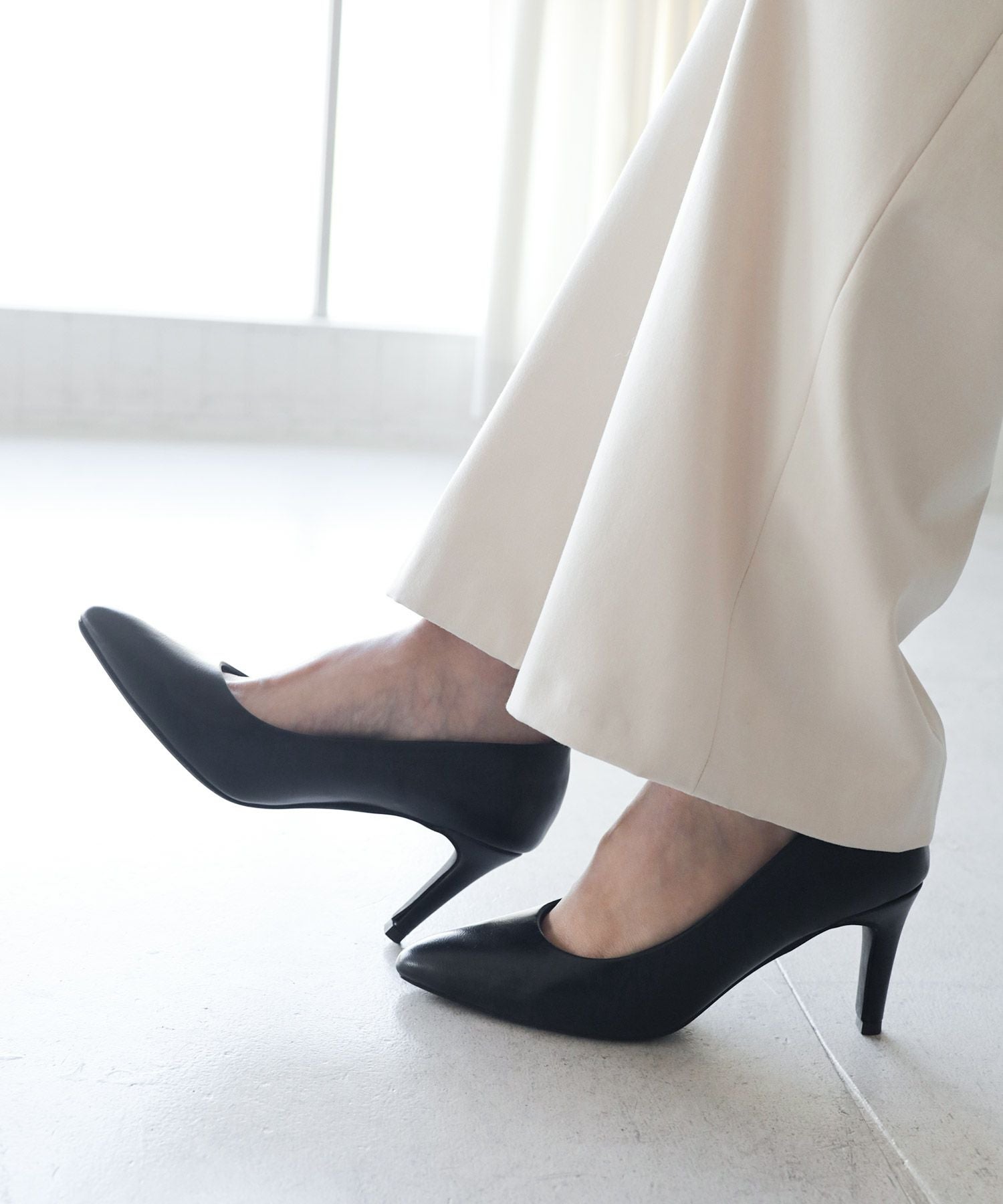 削れないかかとゴム&高機能クッションの美脚ヒールパンプス 一部3月末頃入荷予定