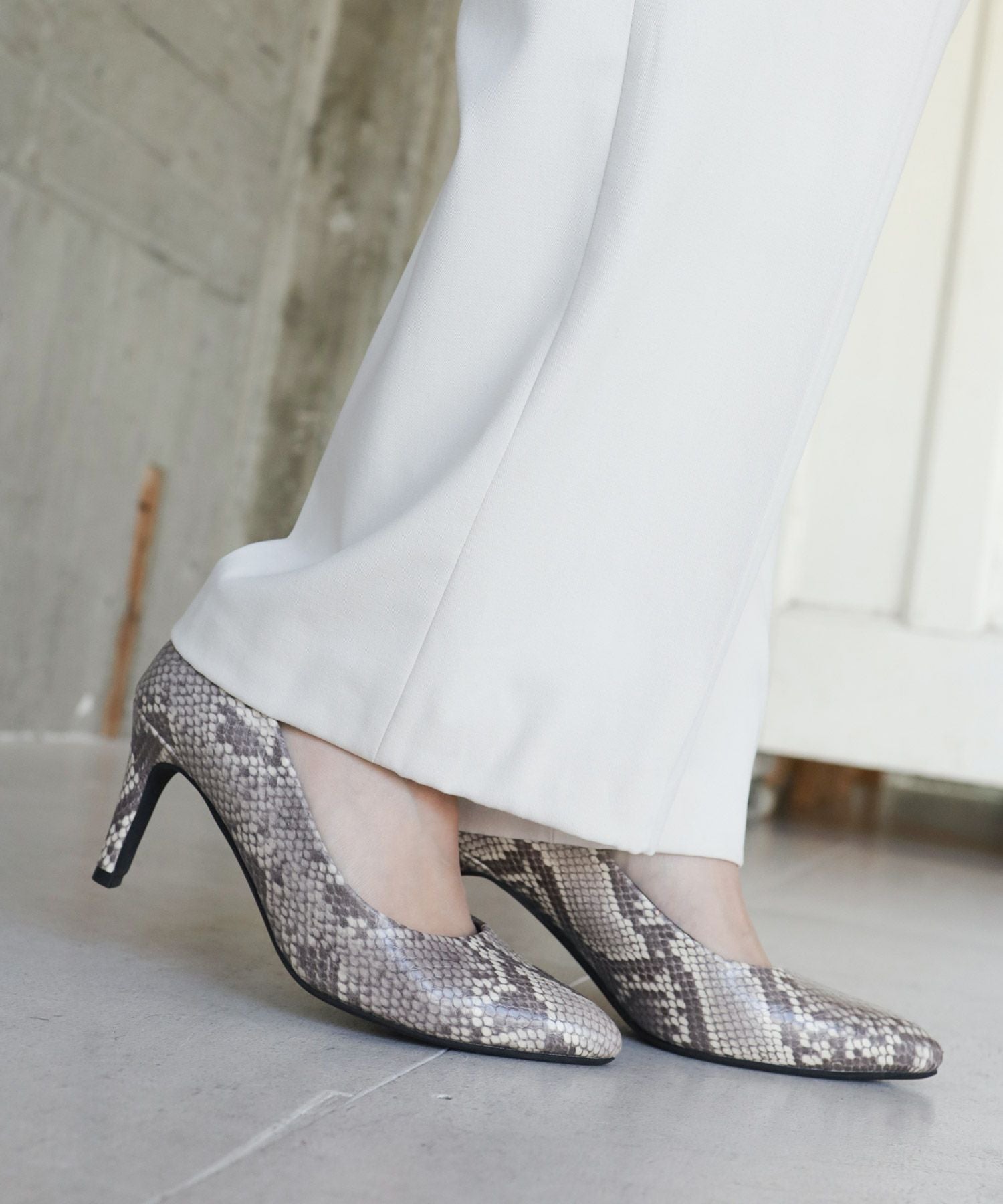 削れないかかとゴム&高機能クッションの美脚ヒールパンプス 一部3月末頃入荷予定