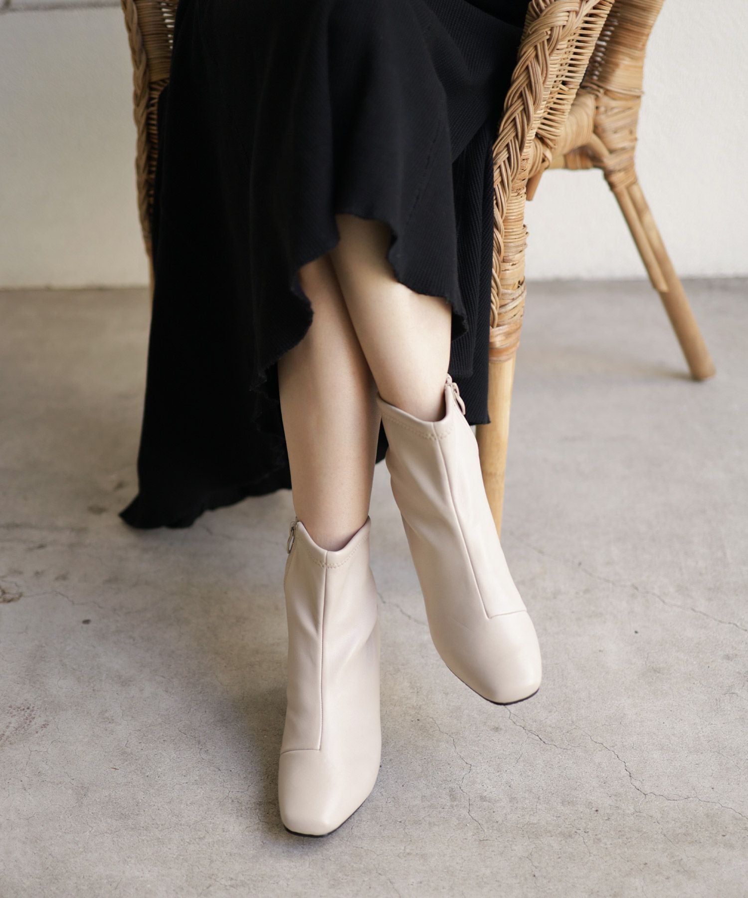 スリムフィットストレッチスクエアトゥショートブーツ