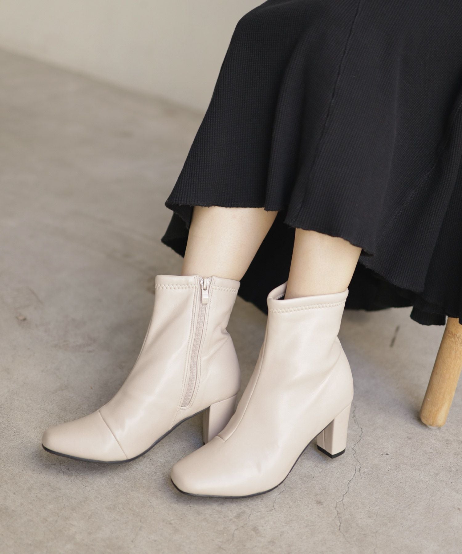 スリムフィットストレッチスクエアトゥショートブーツ