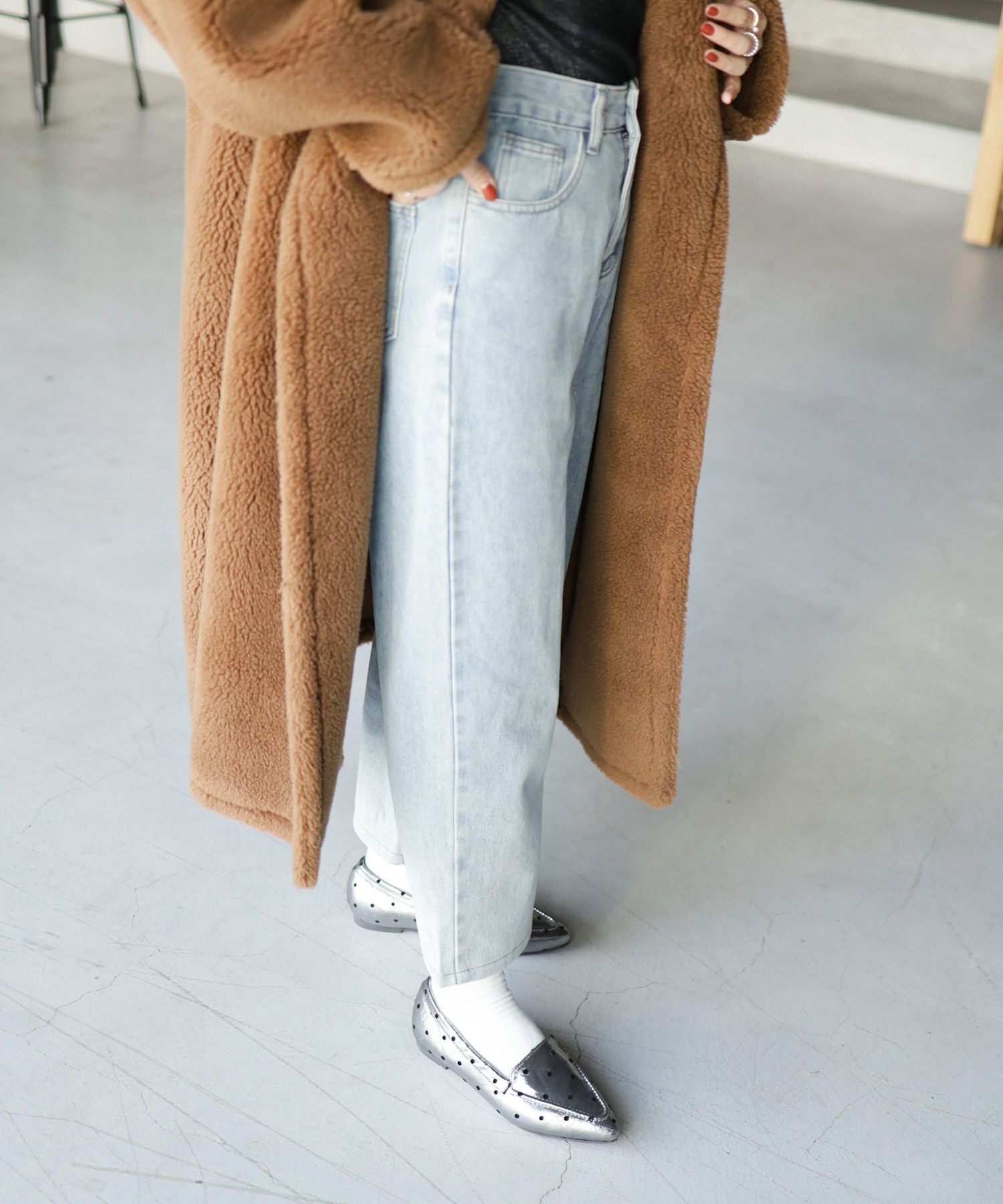 インナーファーのポインテッドトゥすっきり見えモカシンフラットシューズパンプス