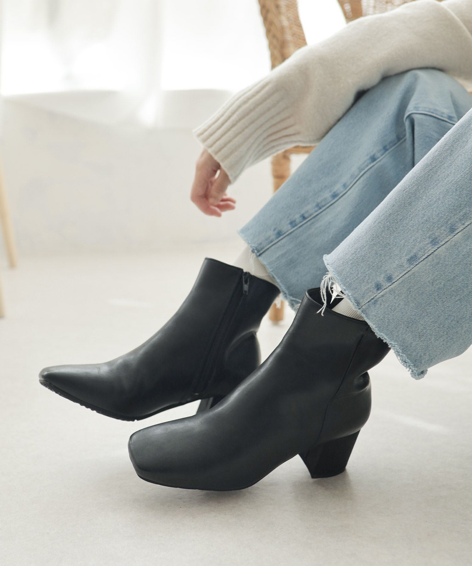 インナーファーであったかスクエアトゥチャンキーヒールショートブーツ