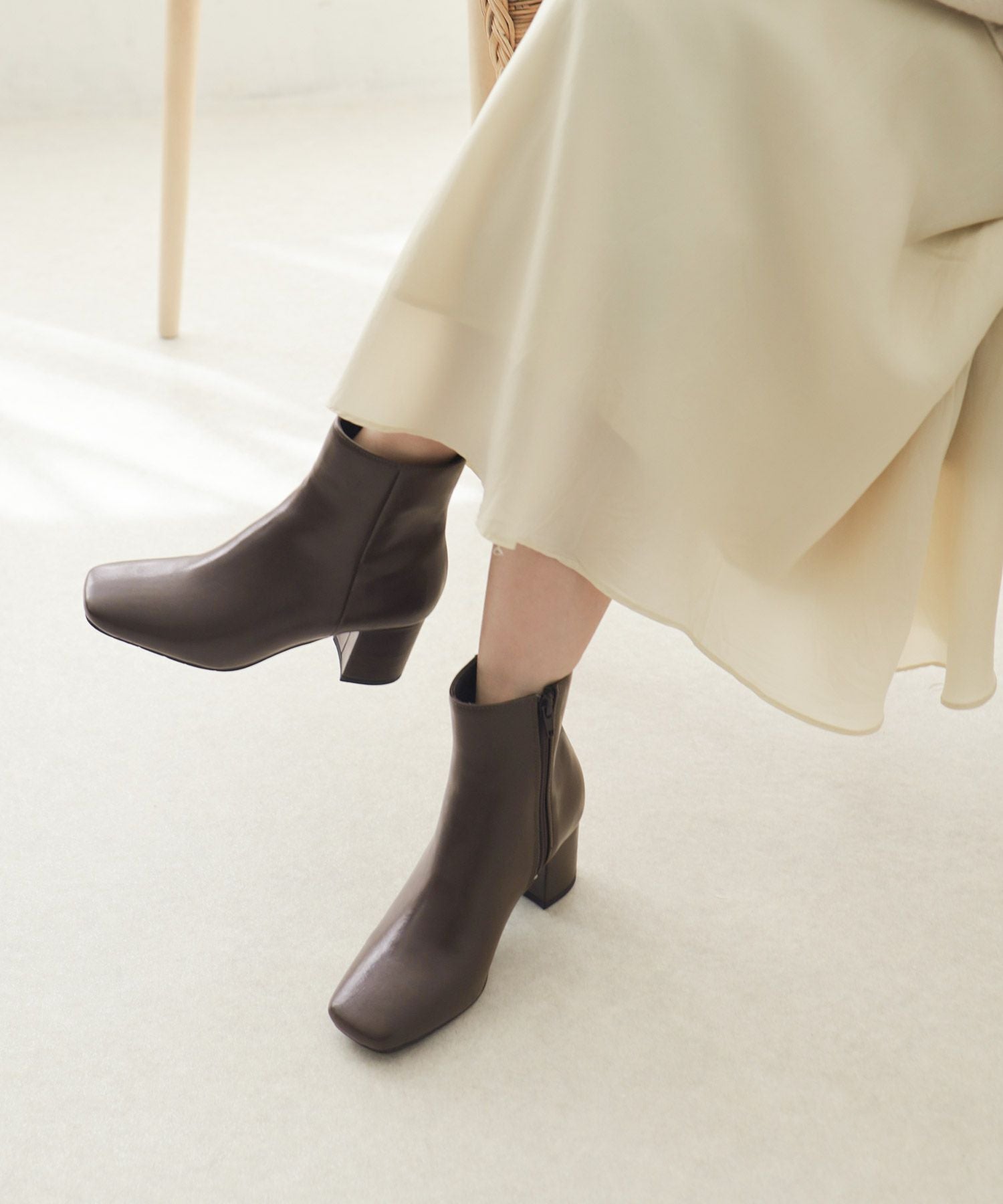 インナーファーであったかスクエアトゥチャンキーヒールショートブーツ