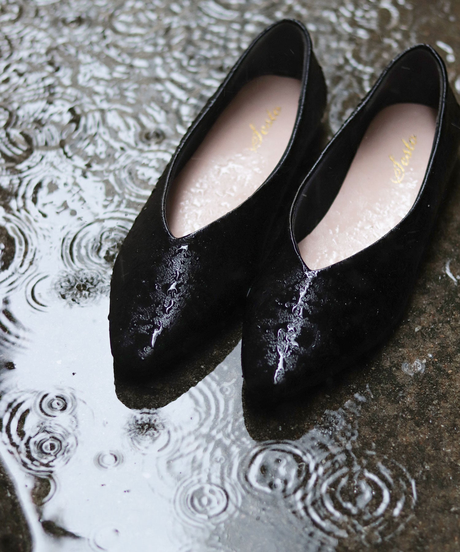 生活防水対応Vカットフラットレインパンプス/オールウェザーパンプス/晴雨兼用 一部4月中旬入荷予定