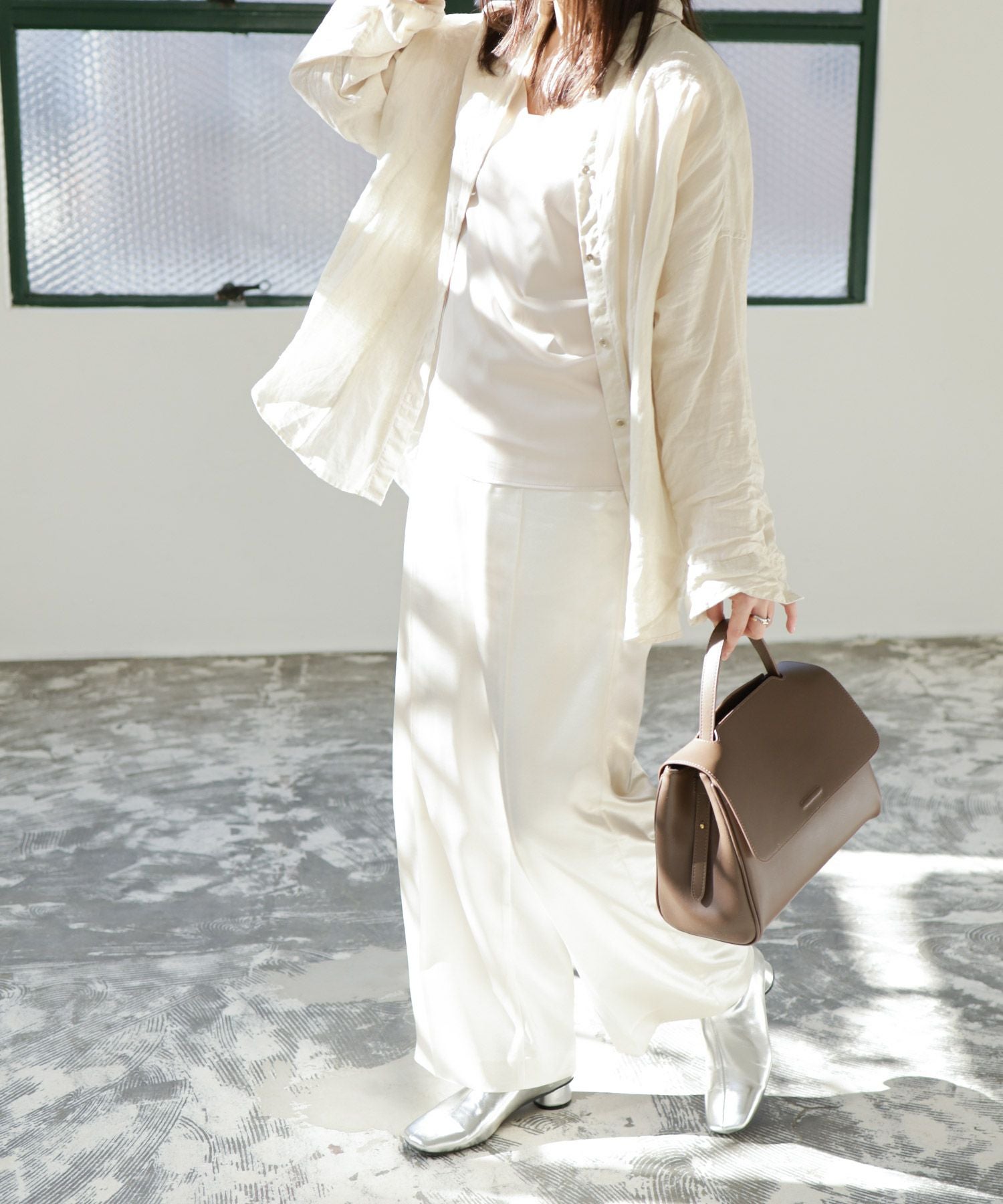 ローヒールスリムストレッチショートブーツ