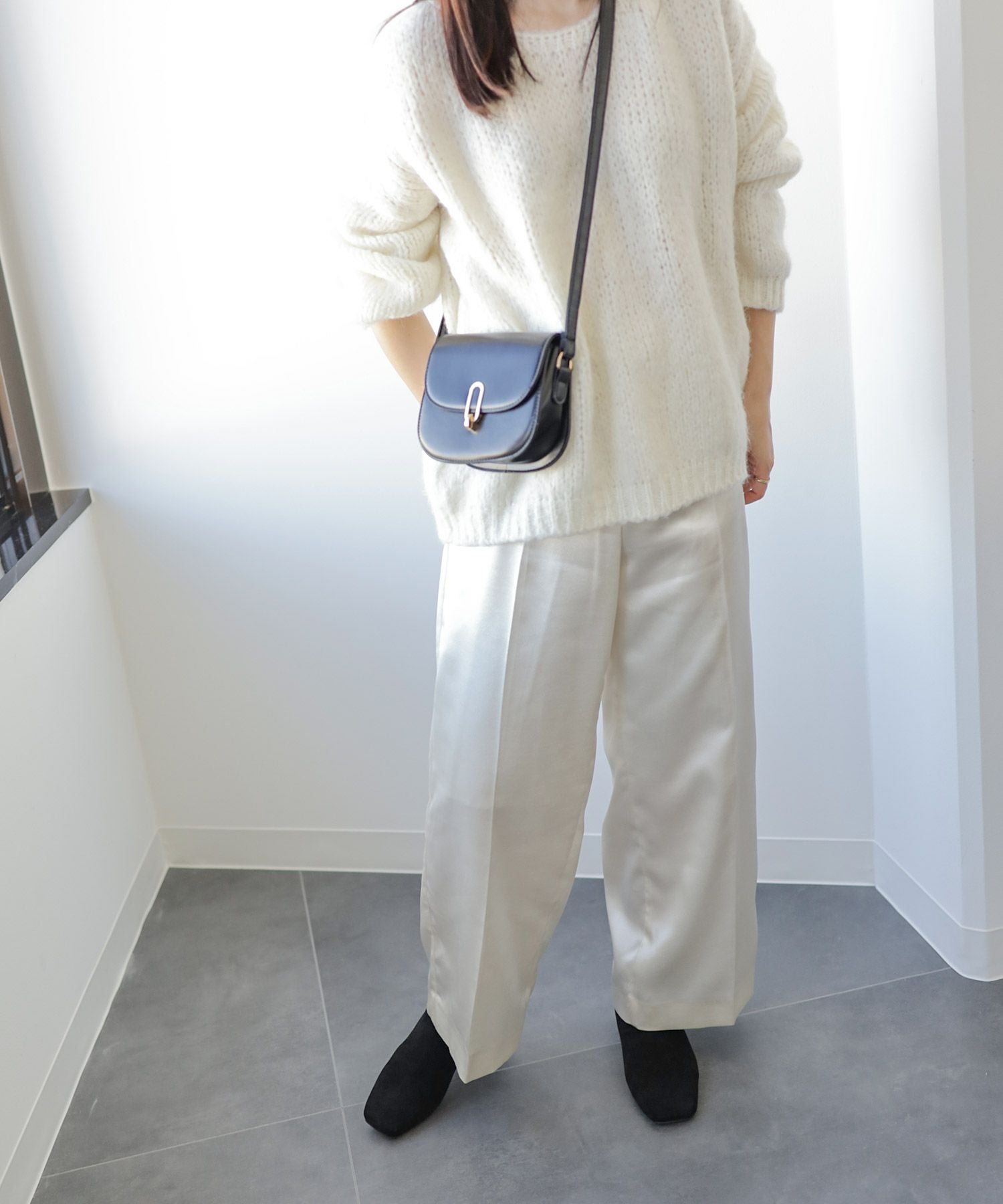 ローヒールスリムストレッチショートブーツ