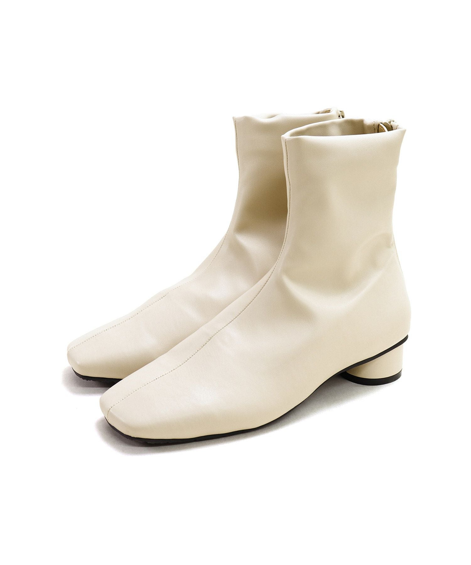 ローヒールスリムストレッチショートブーツ