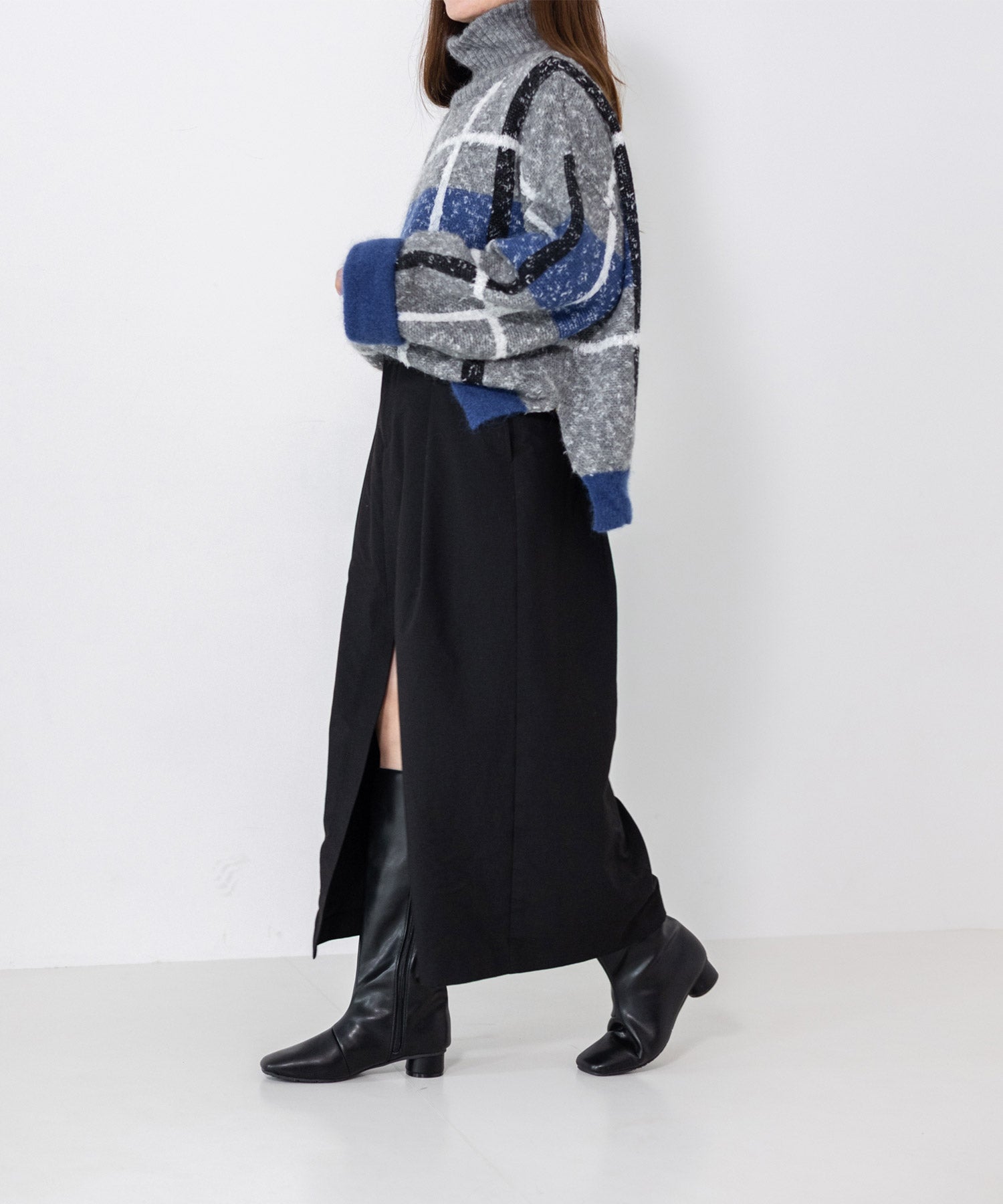 スクエアトゥのローヒールロングブーツ ▲返品不可