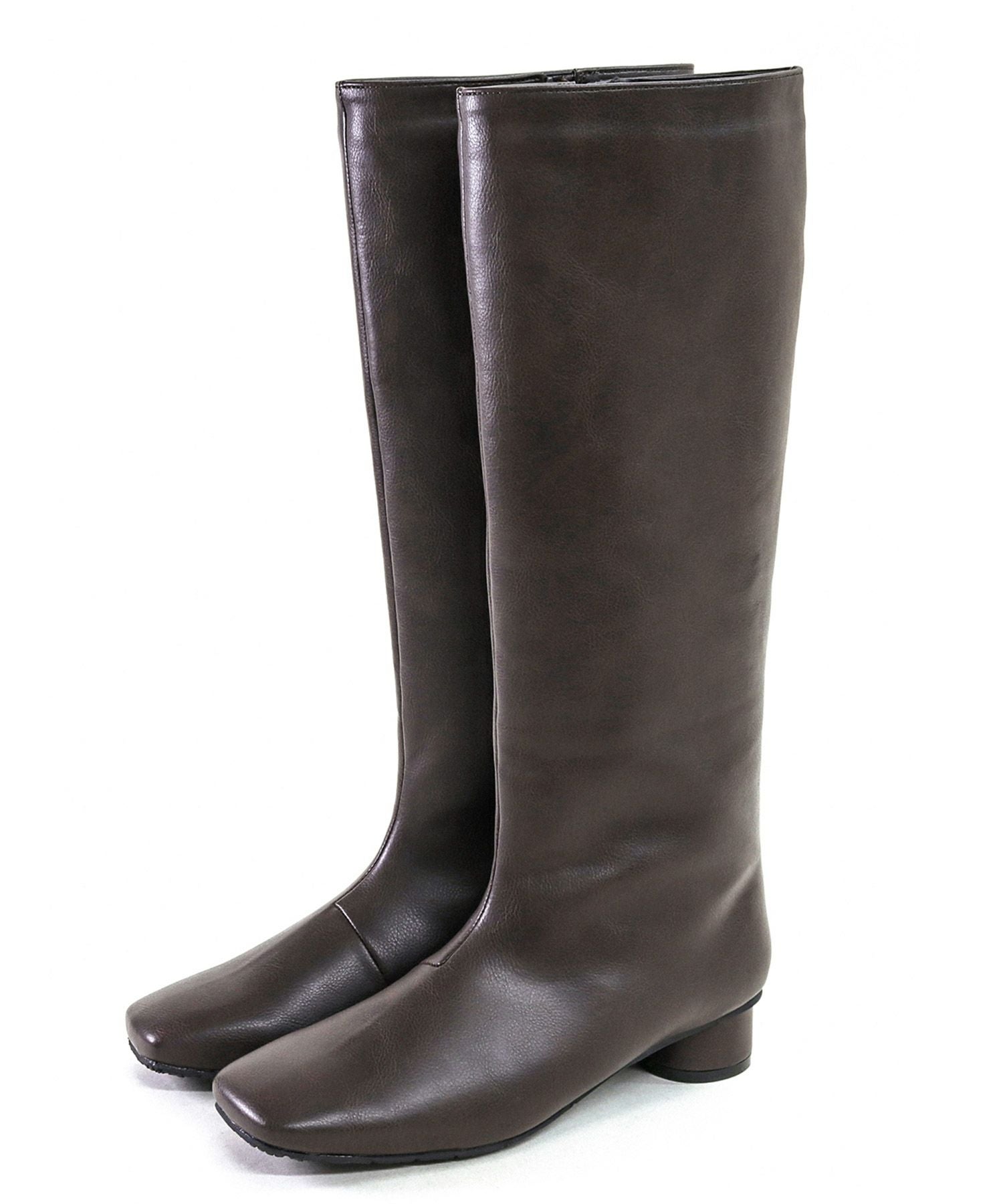 スクエアトゥのローヒールロングブーツ