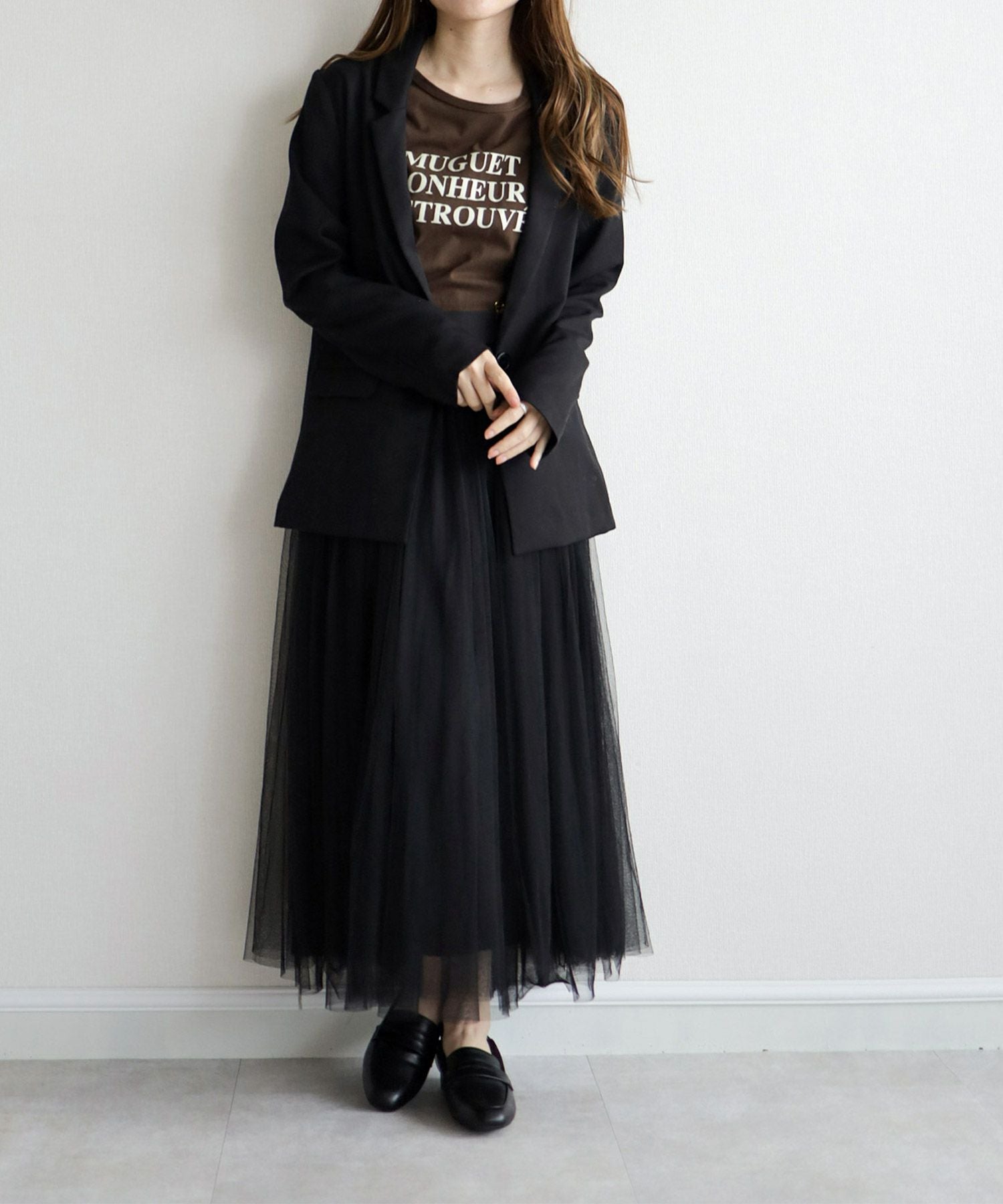 かかとが踏めるバブーシュタイプのスクエアトゥコインローファー