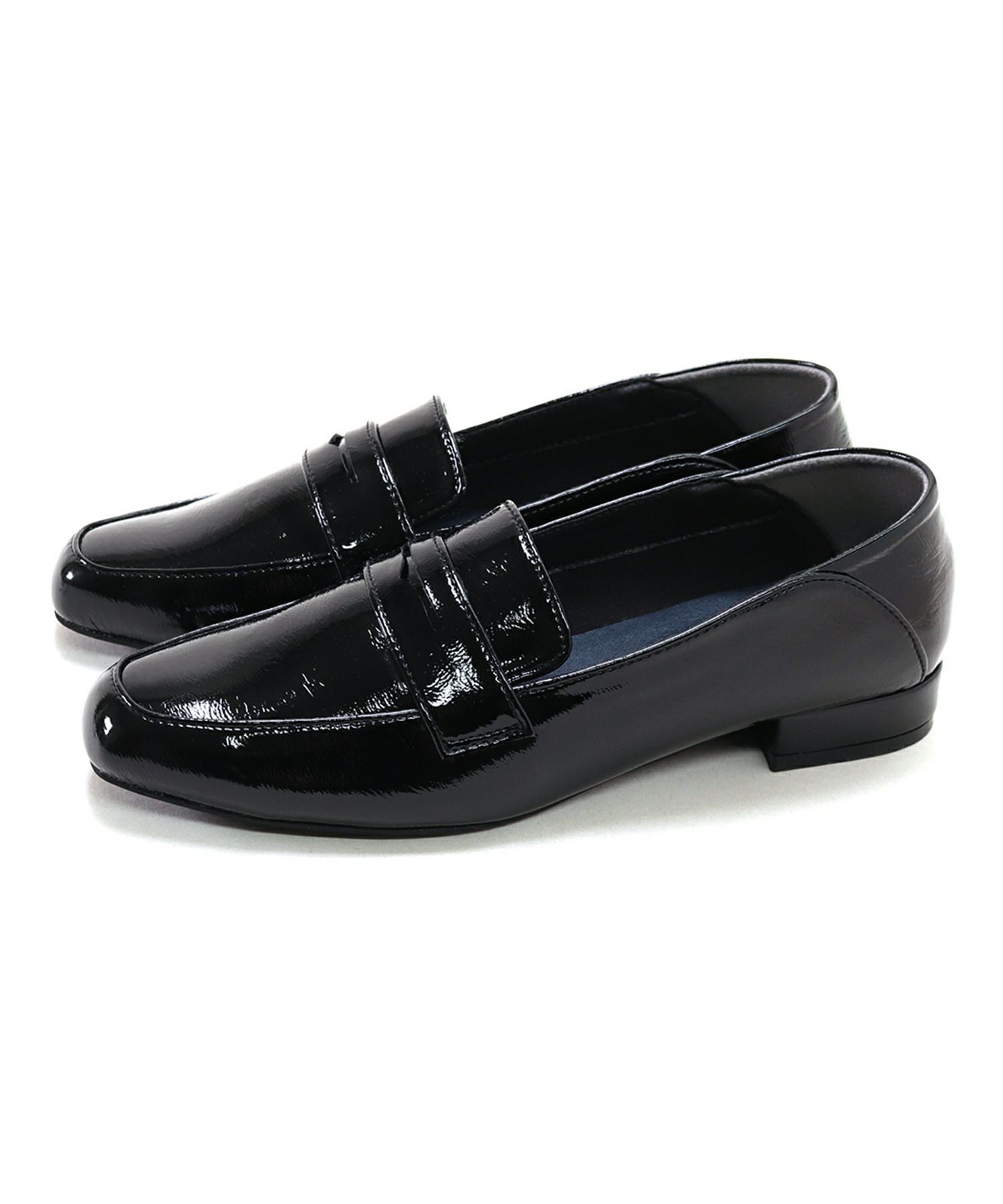 かかとが踏めるバブーシュタイプのスクエアトゥコインローファー