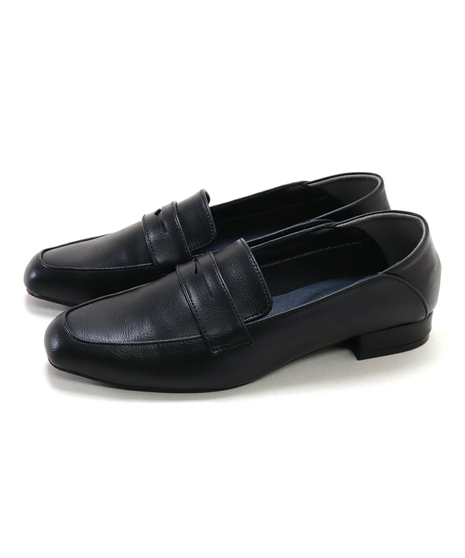 かかとが踏めるバブーシュタイプのスクエアトゥコインローファー