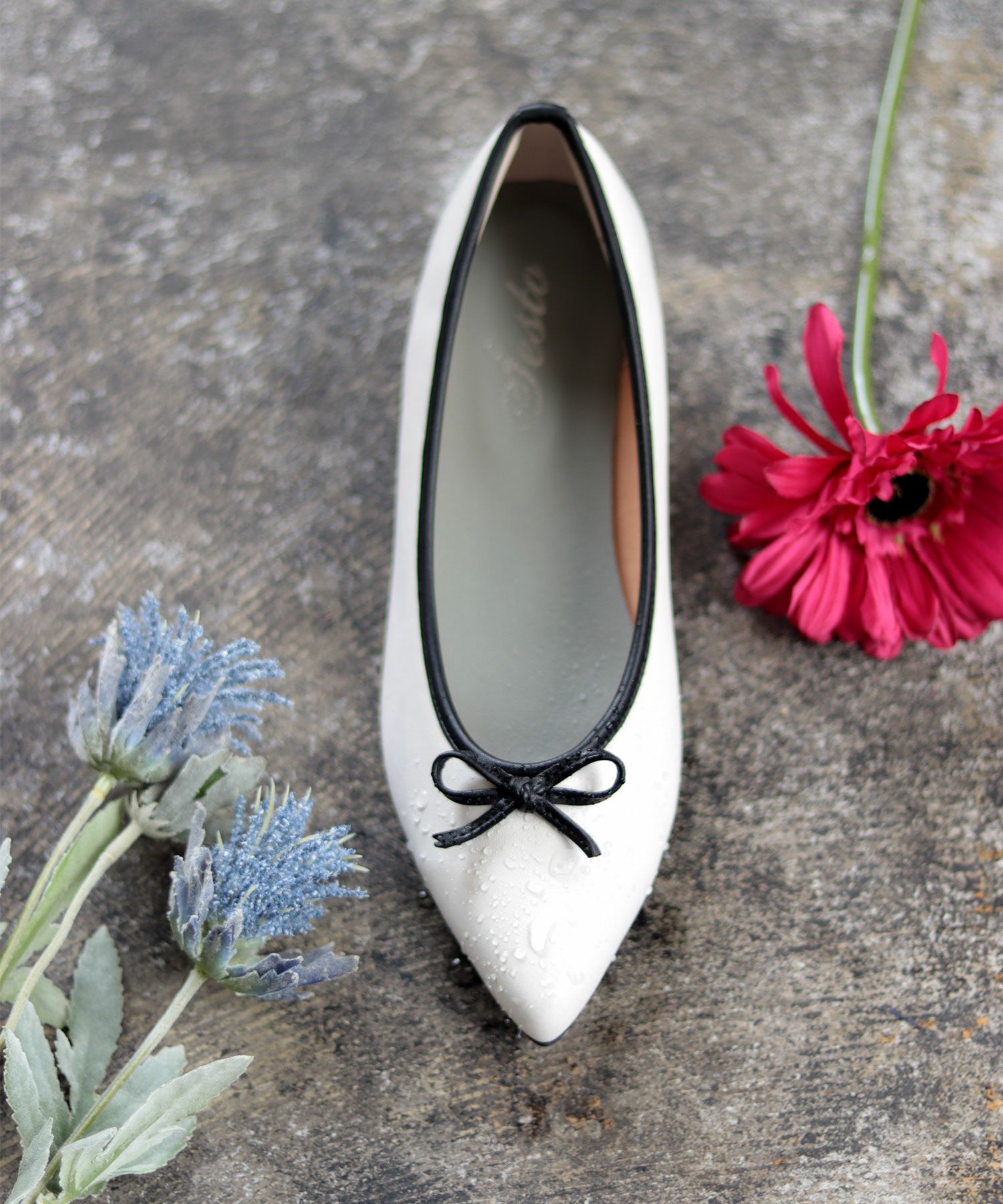 ポインテッドトゥのリボン付きローヒールレインパンプス/レインシューズ