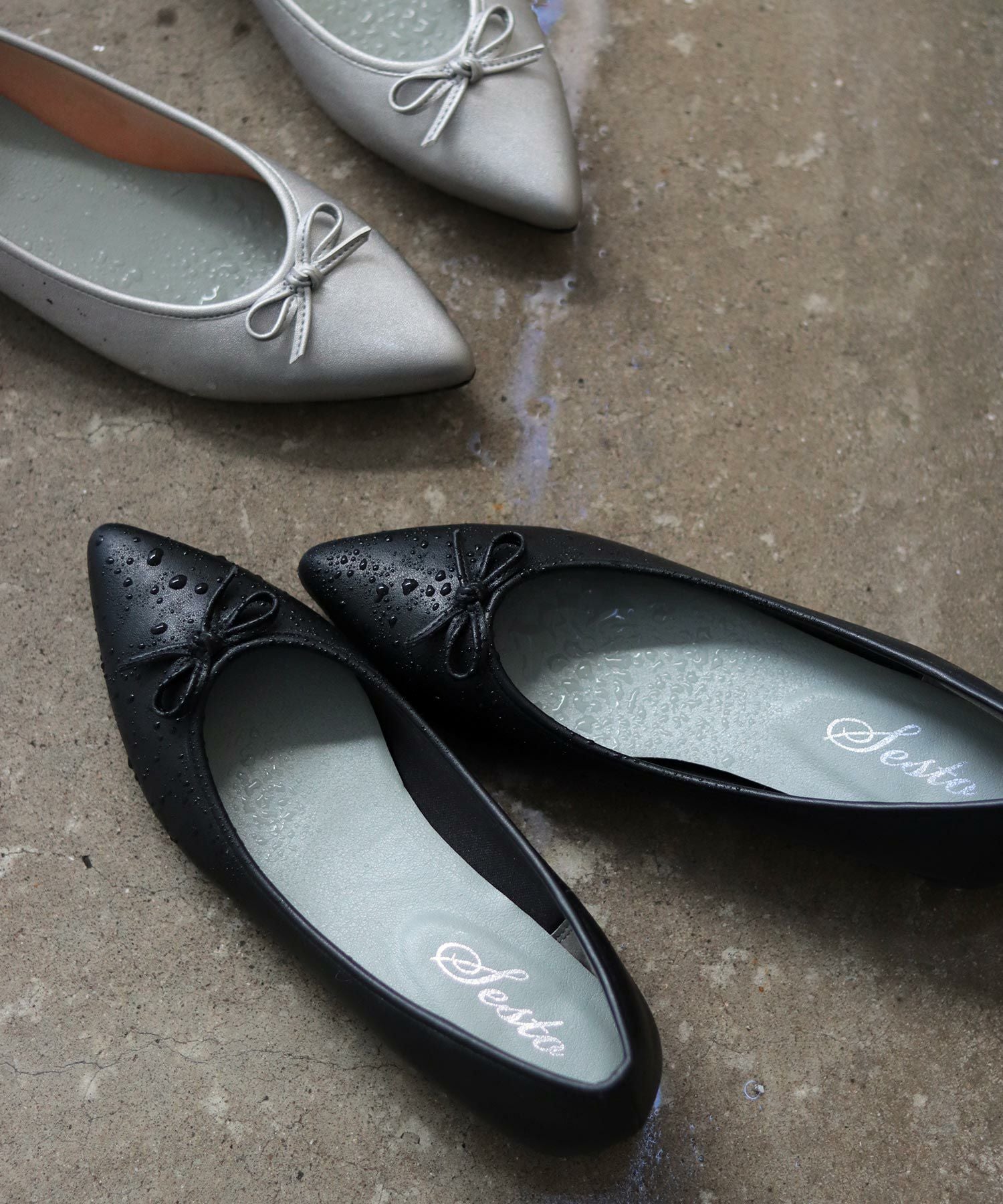 ポインテッドトゥのリボン付きローヒールレインパンプス/レインシューズ